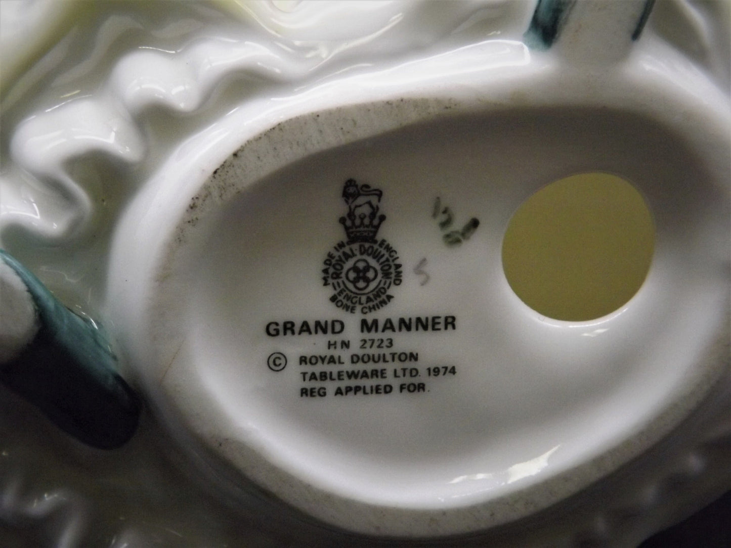 Vintage Royal Doulton Bone China Figurine: Grand Manner Lady HN2723