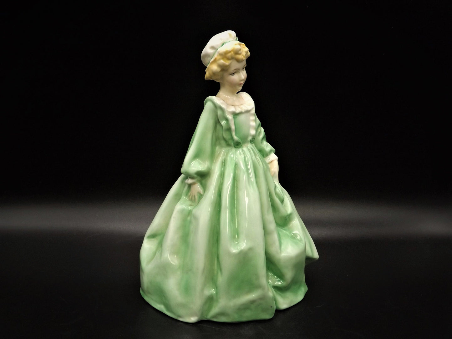 Vintage Royal Worcester "Grandmothers Dress" Figurine #3081