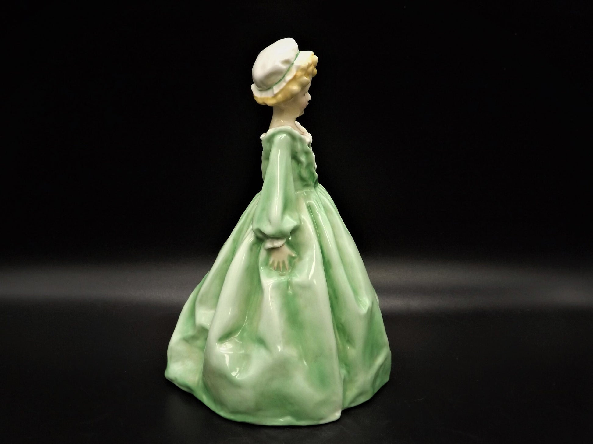 Vintage Royal Worcester "Grandmothers Dress" Figurine #3081