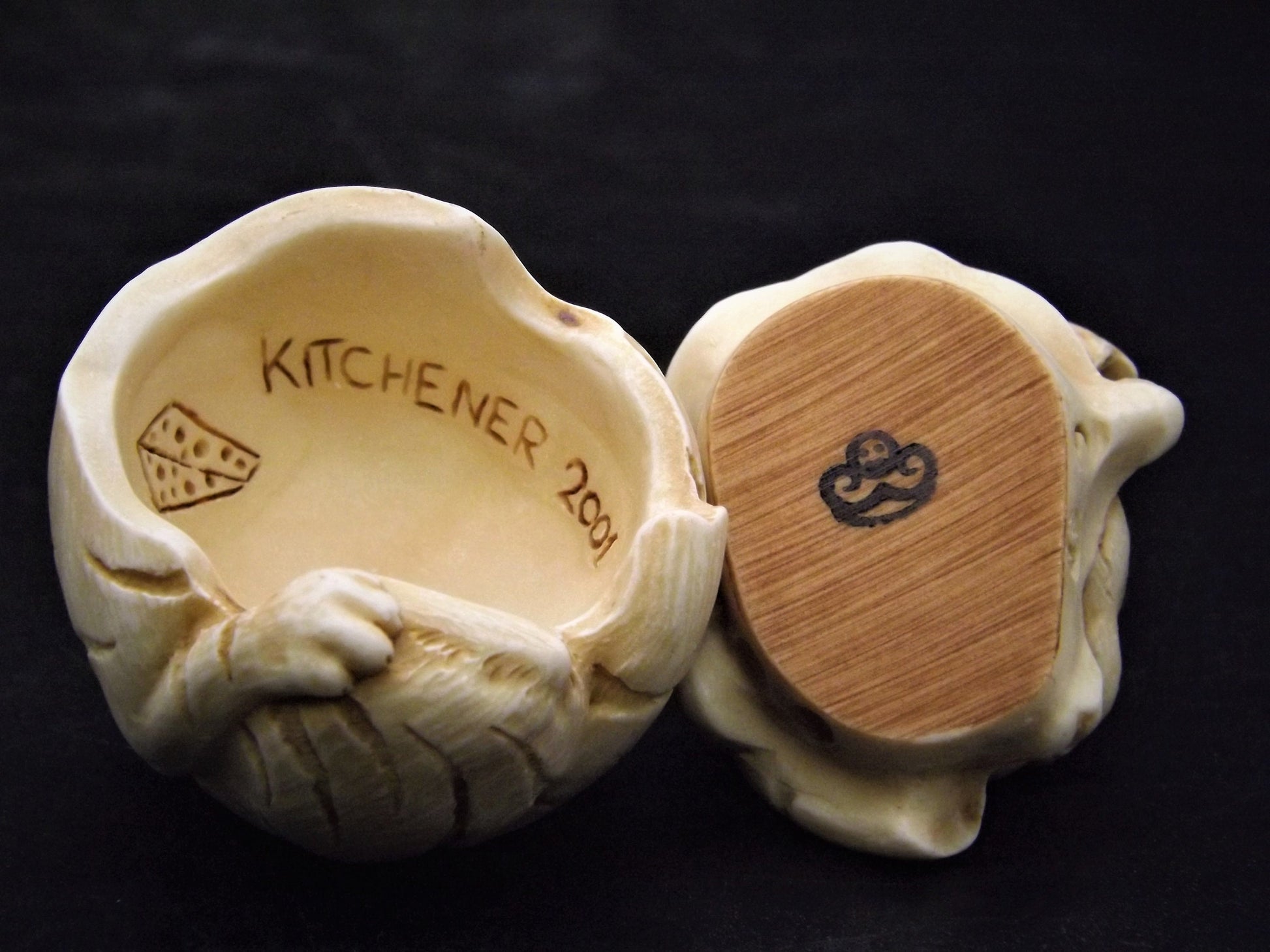 Harmony Kingdom Roly Poly 'Homer' Cat Figurine - Canadian Collectible Show Edition