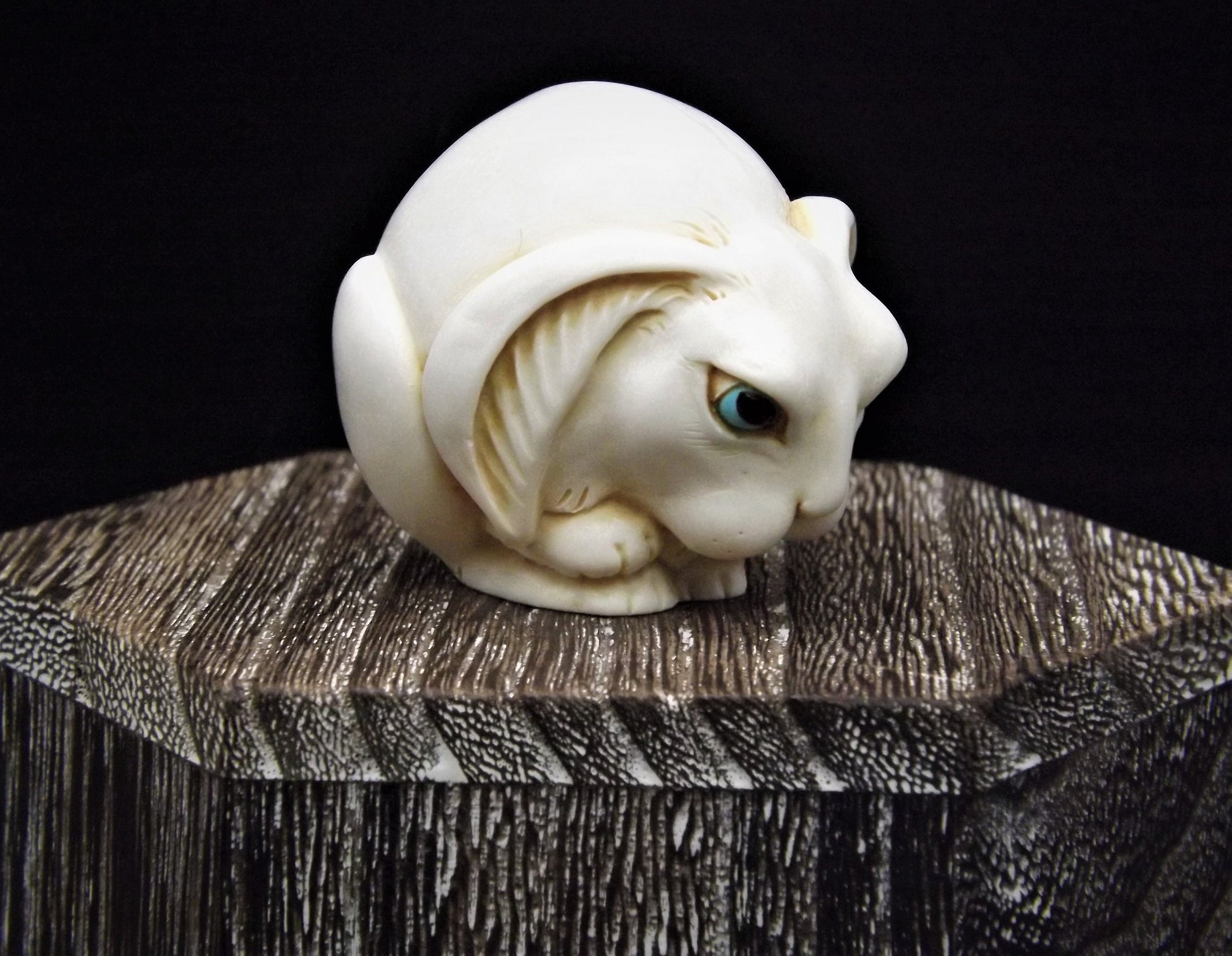 Retired Harmony Kingdom 'Fergie' Rabbit Figurine - Roly Poly Hard Body