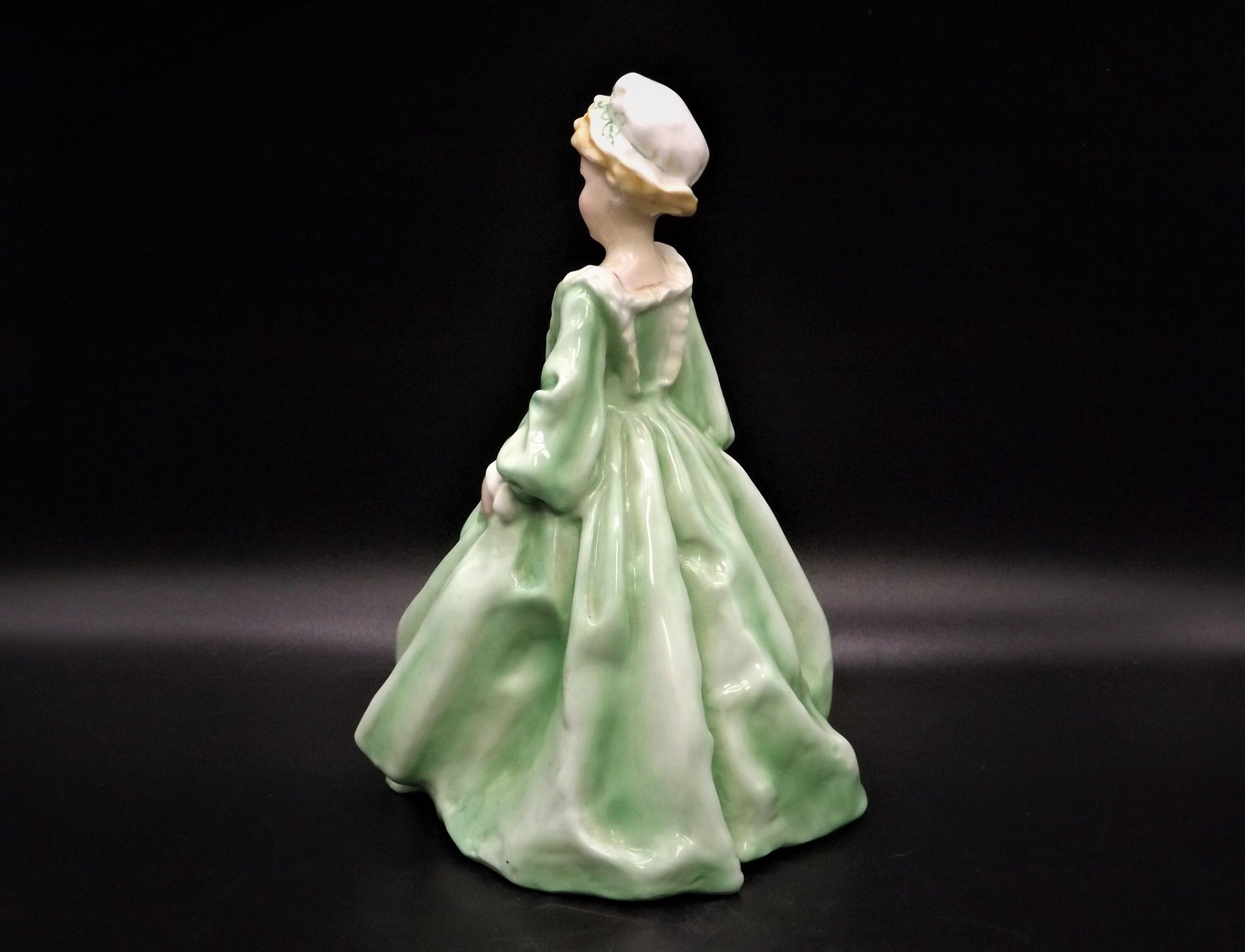 Vintage Royal Worcester "Grandmothers Dress" Figurine #3081