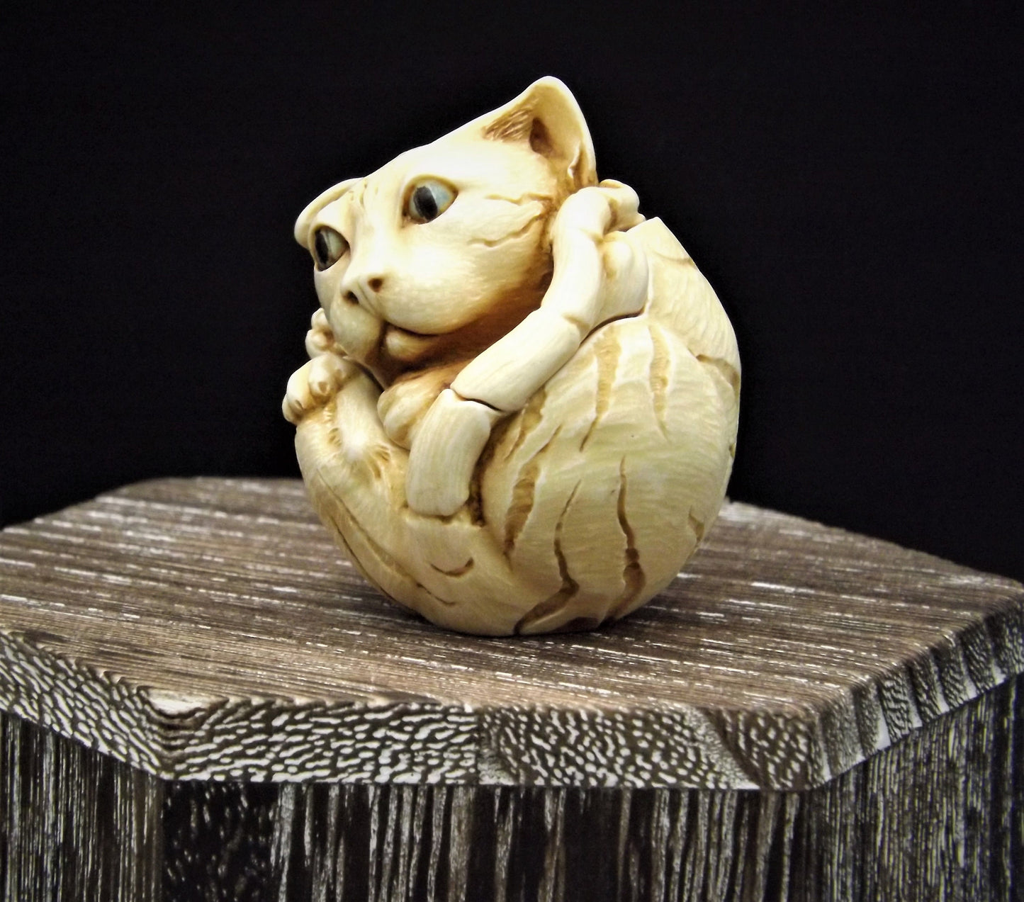 Harmony Kingdom Roly Poly 'Homer' Cat Figurine - Canadian Collectible Show Edition