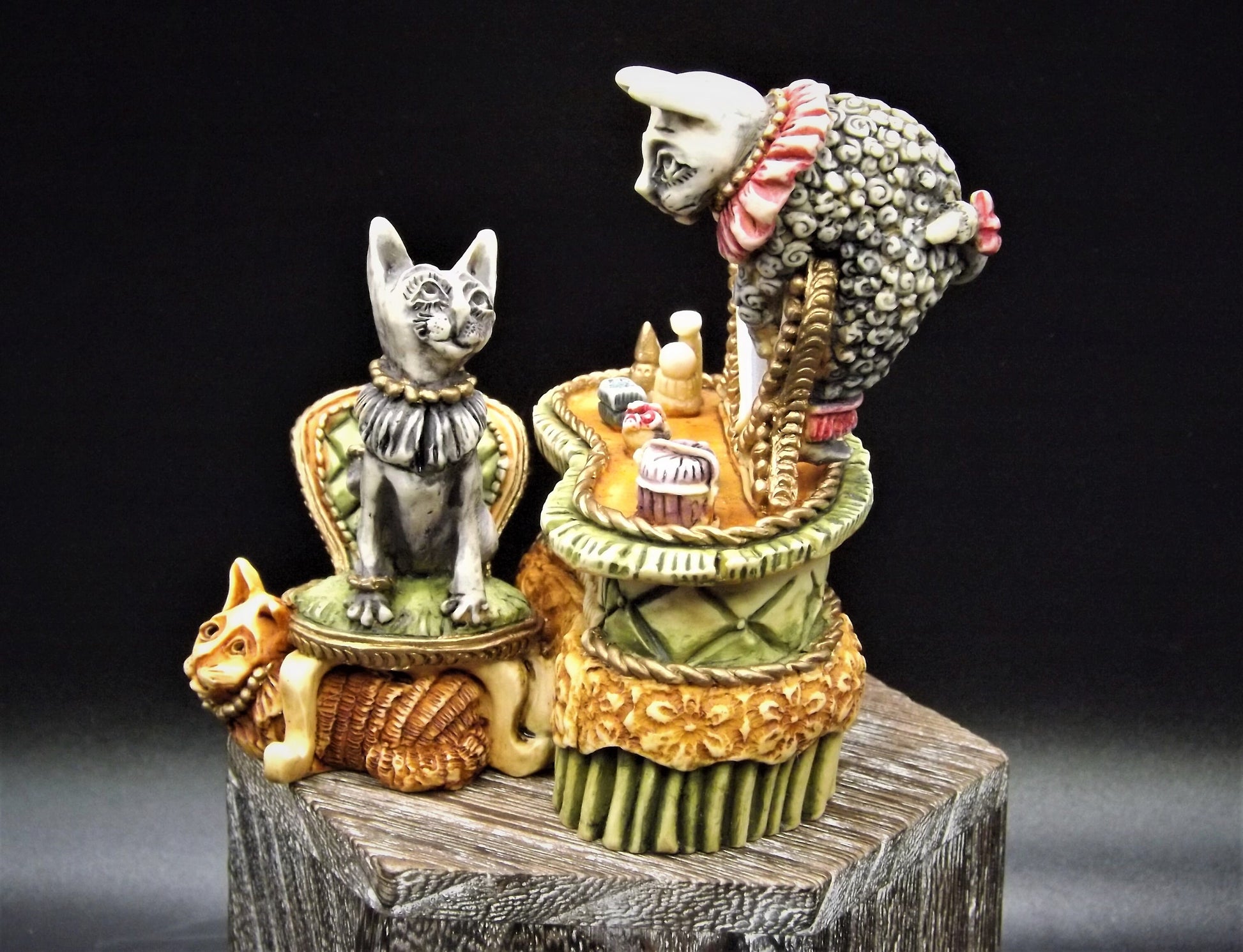 Harmony Kingdom Clair De Lune Marmalade & Mao Mao's Mirror Treasure Jest