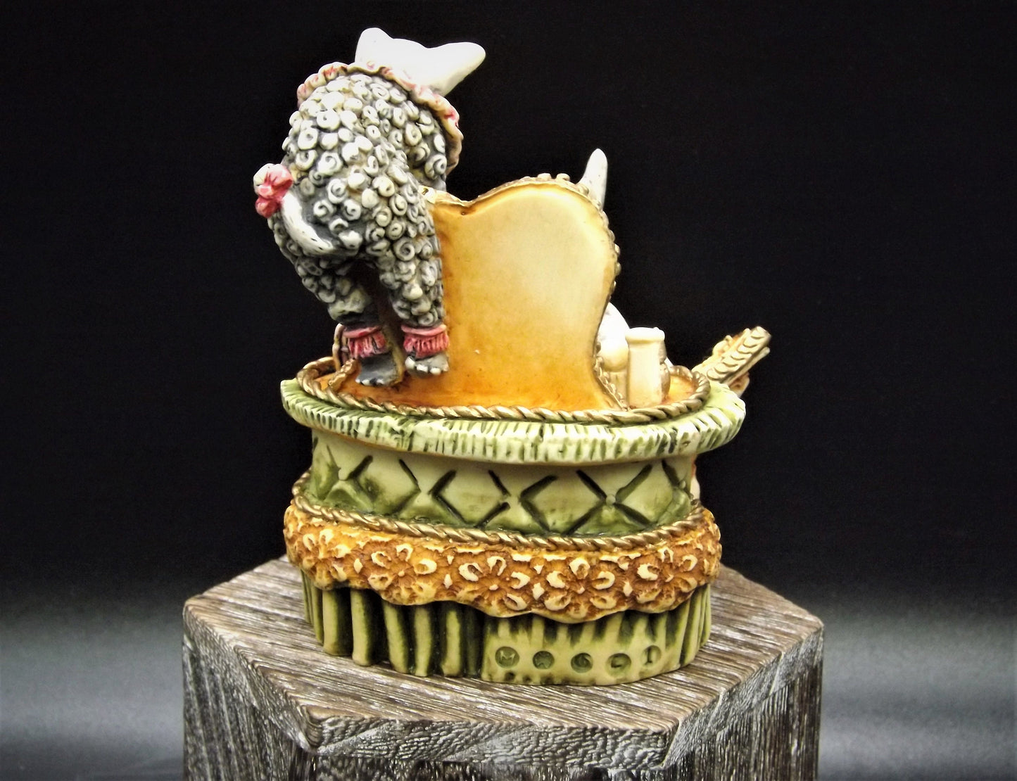 Harmony Kingdom Clair De Lune Marmalade & Mao Mao's Mirror Treasure Jest