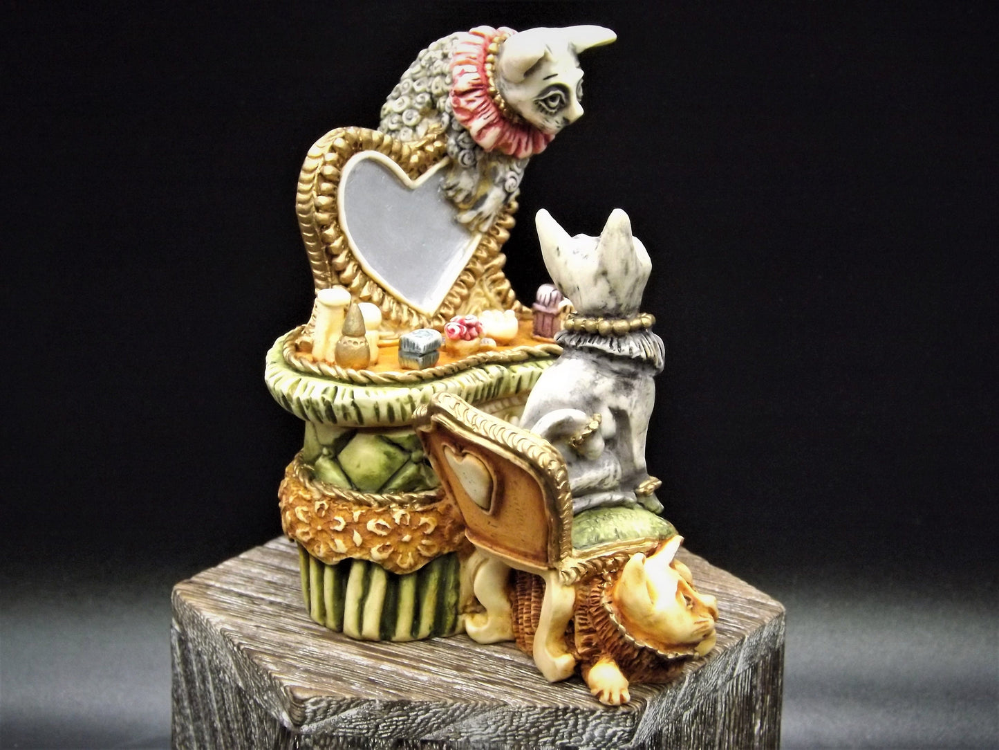 Harmony Kingdom Clair De Lune Marmalade & Mao Mao's Mirror Treasure Jest