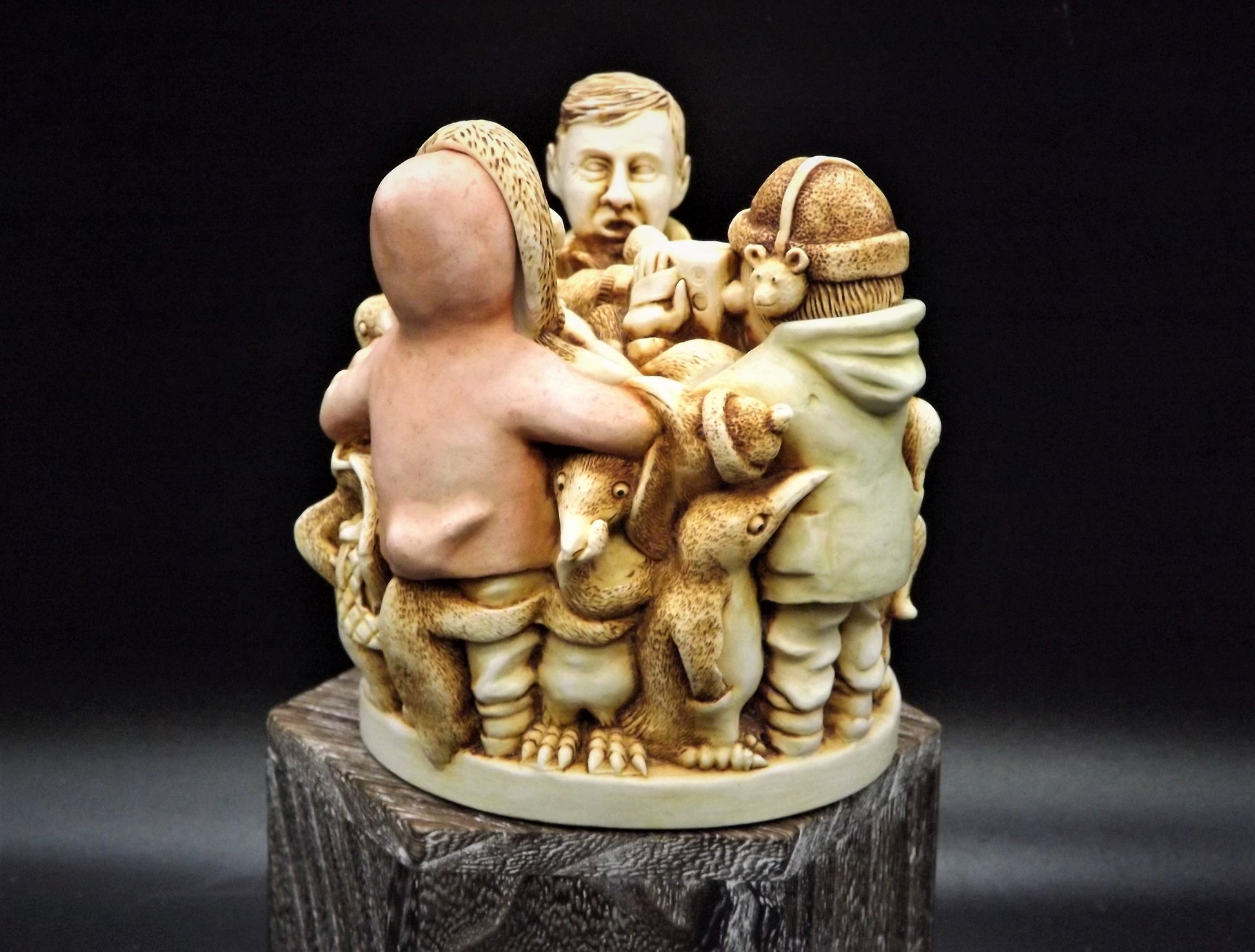 Retired Harmony Kingdom Antarctic Antics Treasure Jest Box Figurine