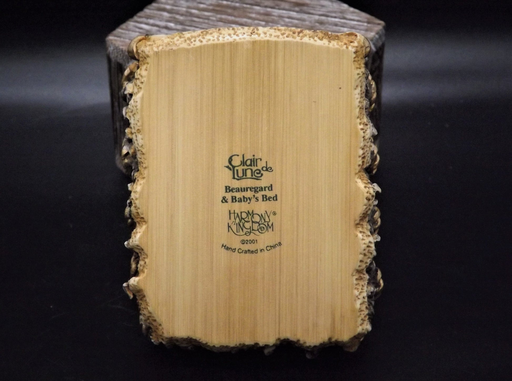 Harmony Kingdom Clair De Lune "Beauregard and Baby's Bed" Treasure jest.