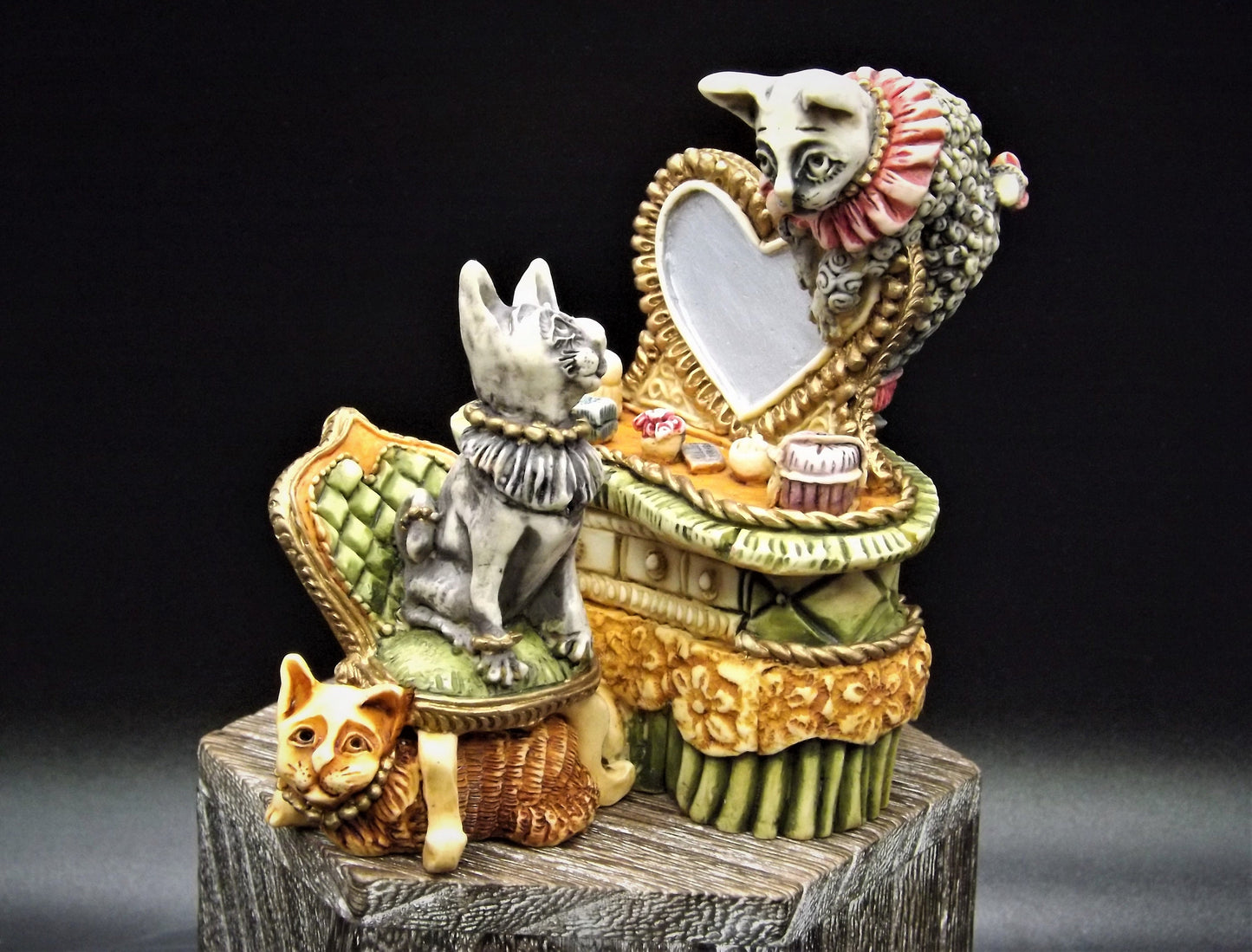 Harmony Kingdom Clair De Lune Marmalade & Mao Mao's Mirror Treasure Jest