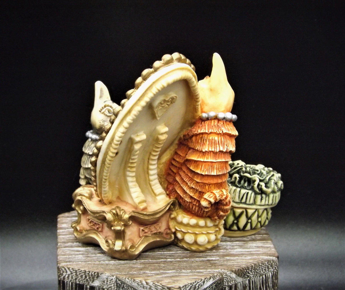 Harmony Kingdom Clair De Lune "Marmalade and Mao Mao's Mirror" Treasure jest