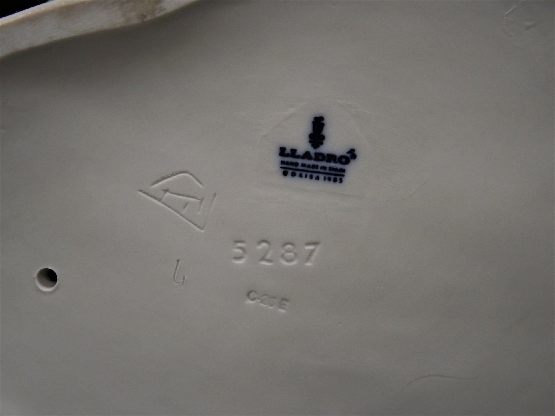 Vintage Lladro "Winter Frost" Figurine #5287 - Original Box