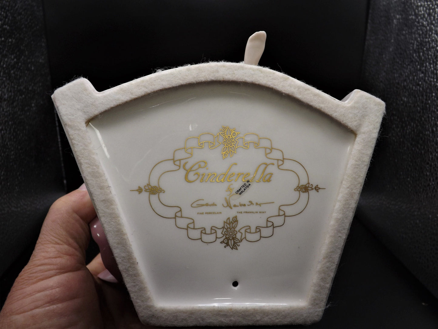 Closeout sale! Vintage 1988 Cinderella Franklin Mint Disney Porcelain Figurine designed by Gerda Neubacher. Exceptional condition.