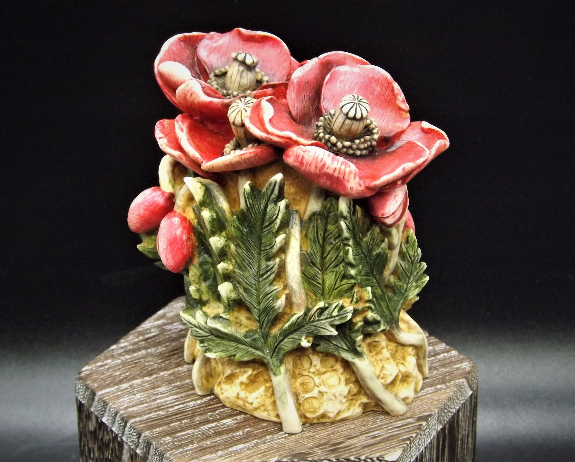 Retired Harmony Kingdom Poppy Figurine: Lord Byron's Harmony Garden, 1999