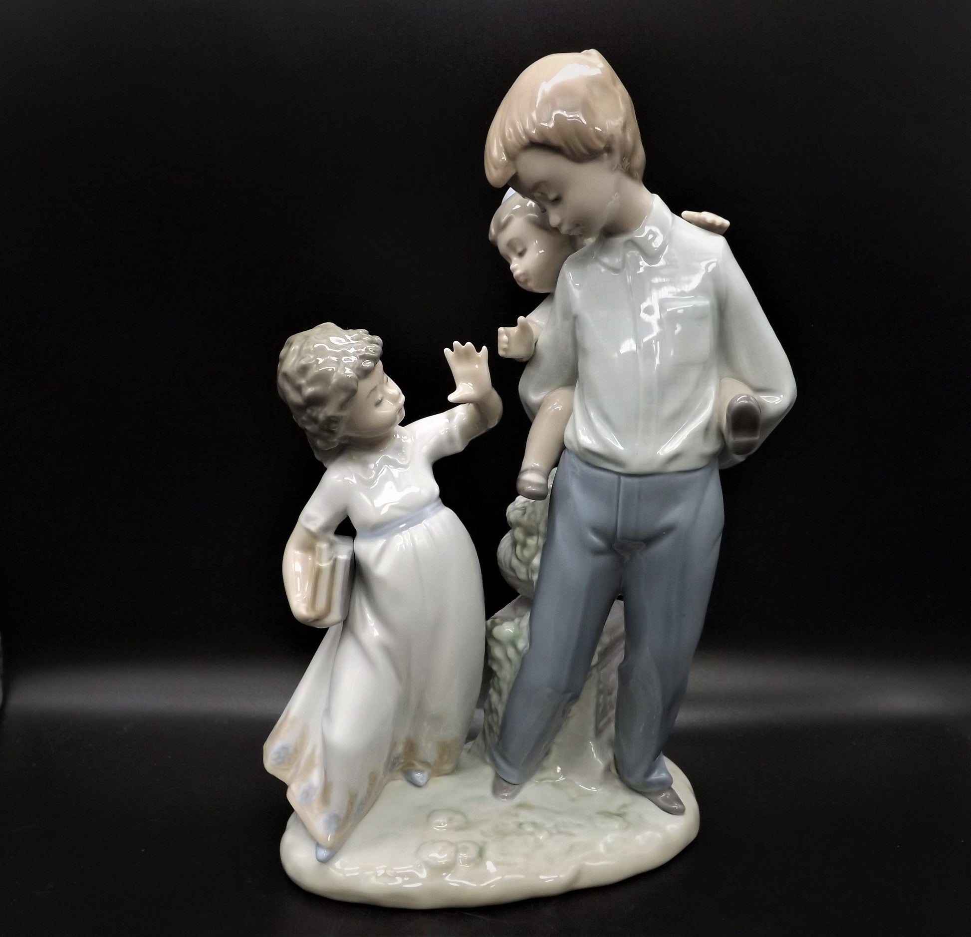 Vintage Lladro "Back to School" Figurine #5702 with Original Box