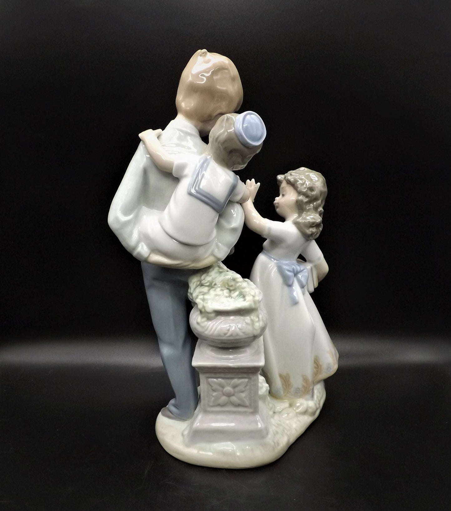 Vintage Lladro "Back to School" Figurine #5702 with Original Box