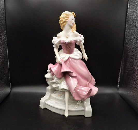 Closeout sale! Vintage 1988 Cinderella Franklin Mint Disney Porcelain Figurine designed by Gerda Neubacher. Exceptional condition.