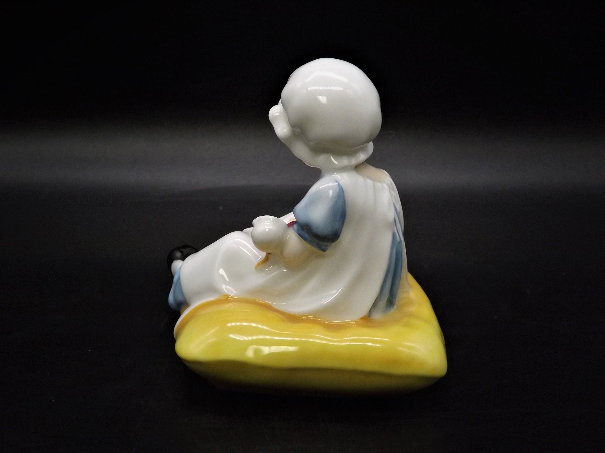 Vintage Royal Doulton Figurine: Ellen HN3020, Kate Greenaway Series