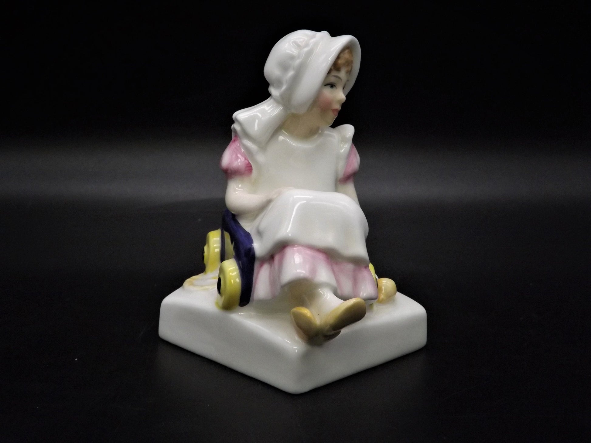 Vintage Royal Doulton "Nell" Figurine HN3014 - Kate Greenaway Series