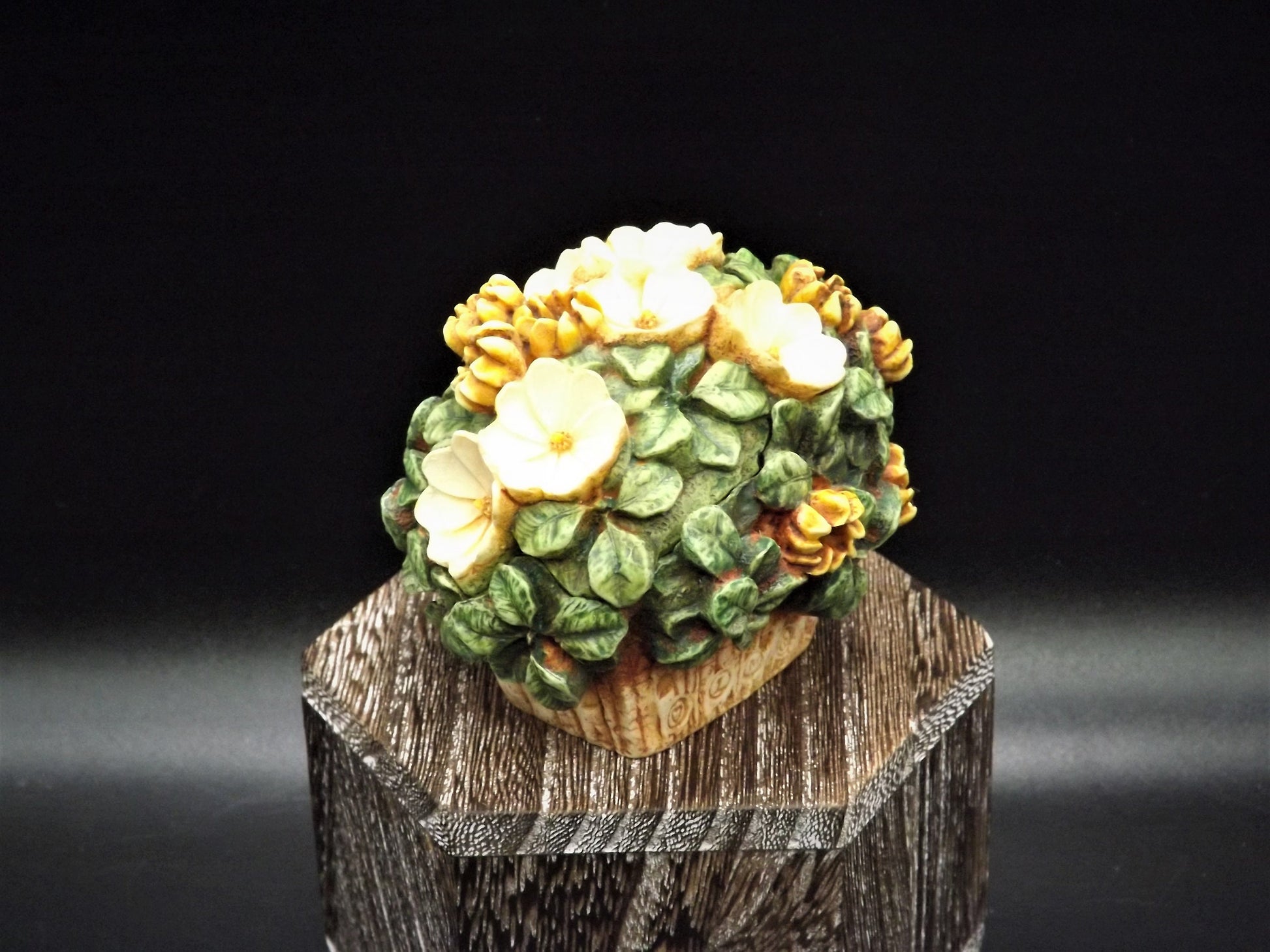 Retired Harmony Kingdom Gardenia Jest Figurine - 1998 HGGA - with Box