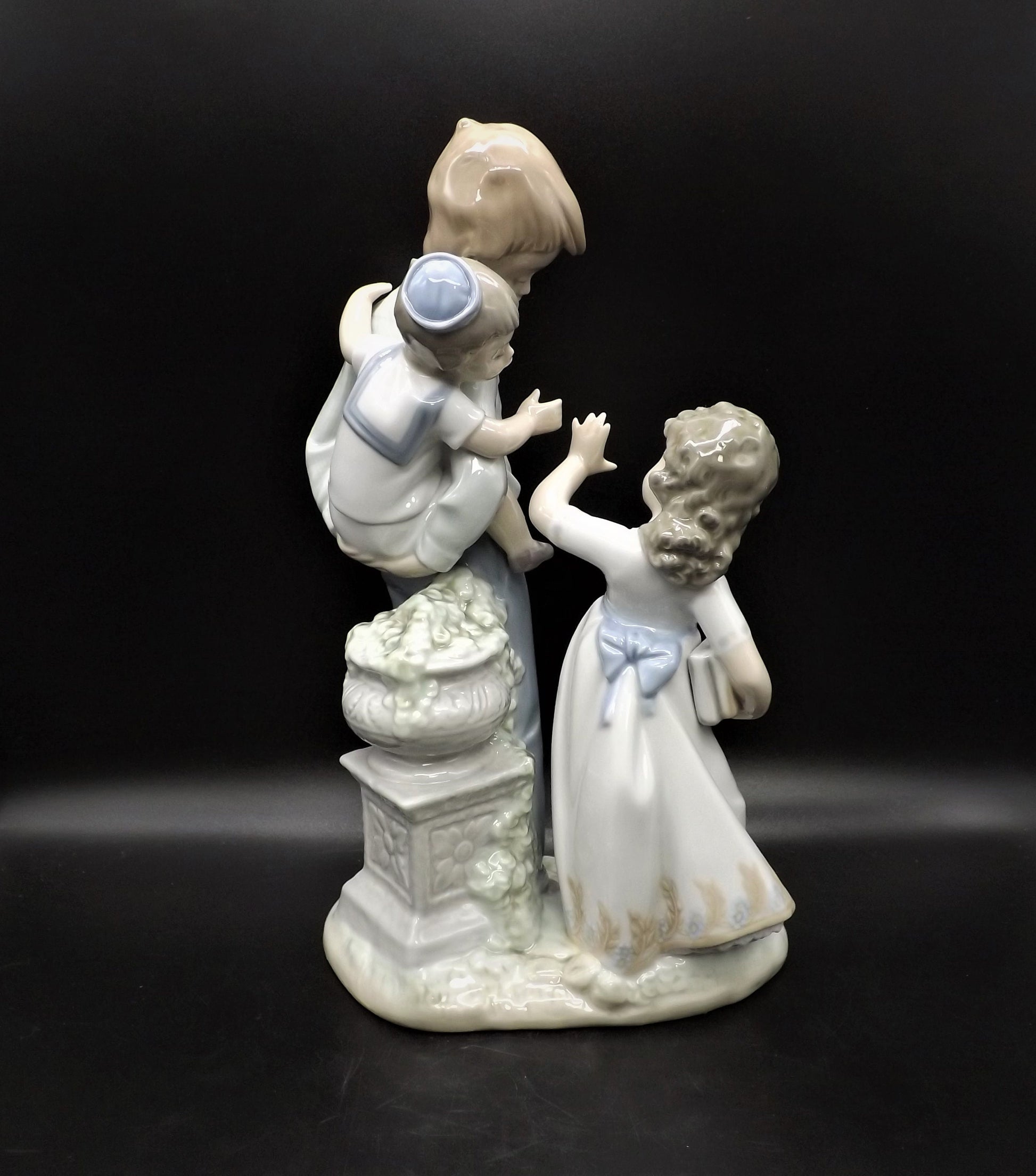Vintage Lladro "Back to School" Figurine #5702 with Original Box