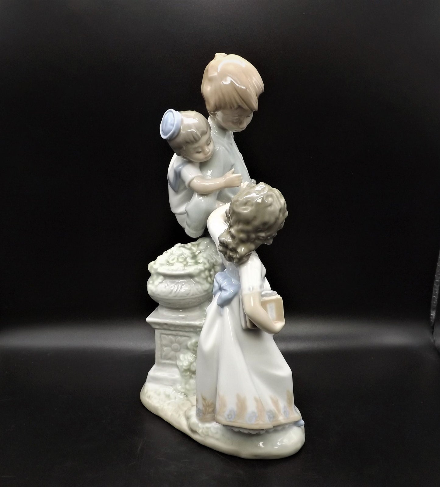 Vintage Lladro "Back to School" Figurine #5702 with Original Box