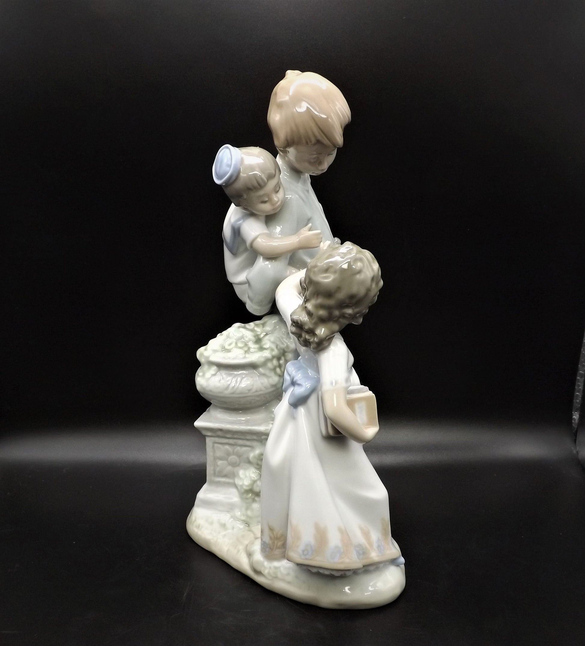 Vintage Lladro "Back to School" Figurine #5702 with Original Box