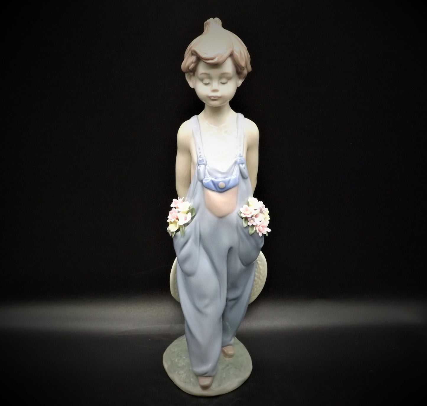 Vintage Lladro Figurine: "Pocketful of Wishes" Boy with Flowers #7650