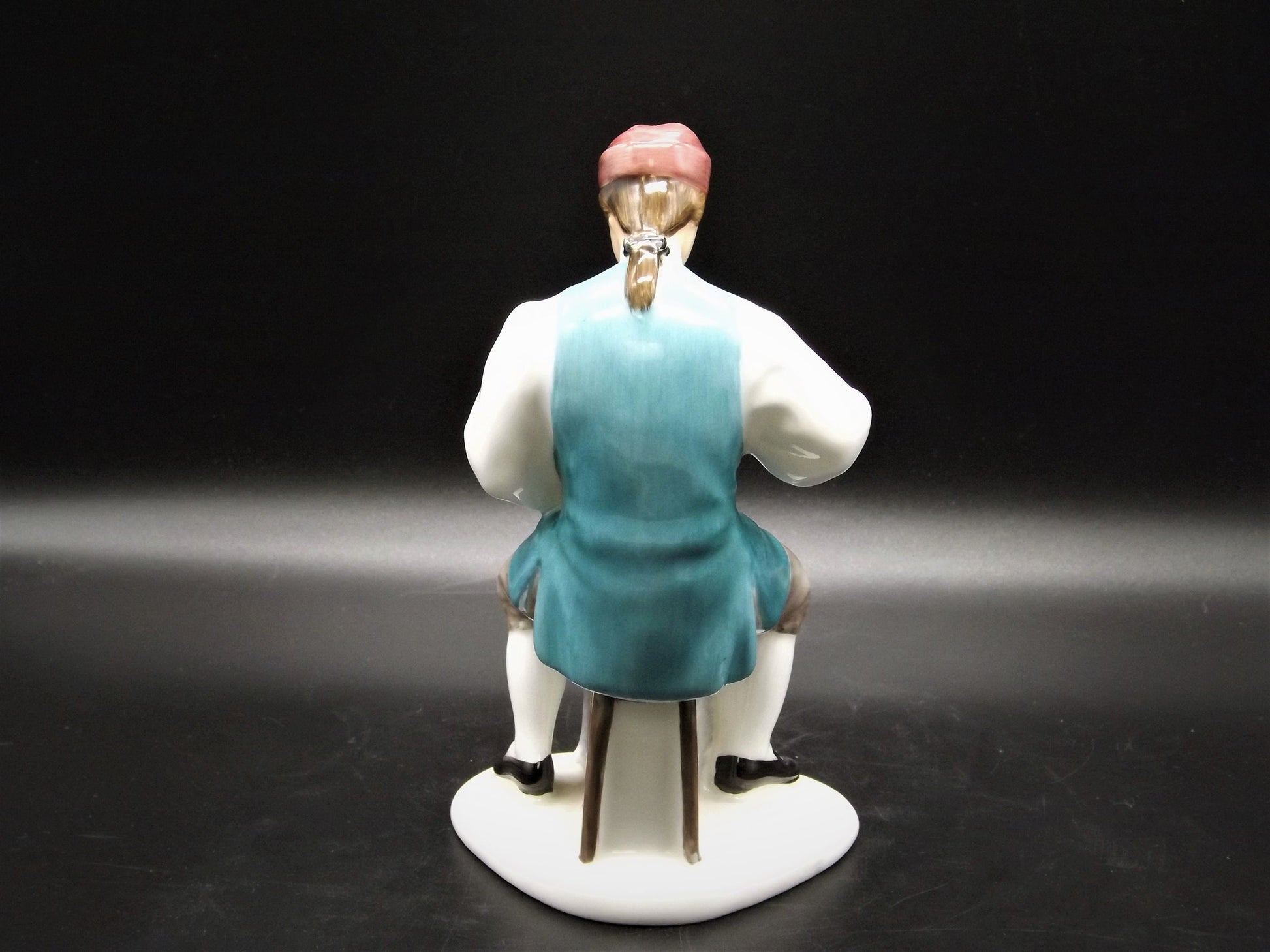 Vintage Royal Doulton Silversmith Figurine: Williamsburg HN2208