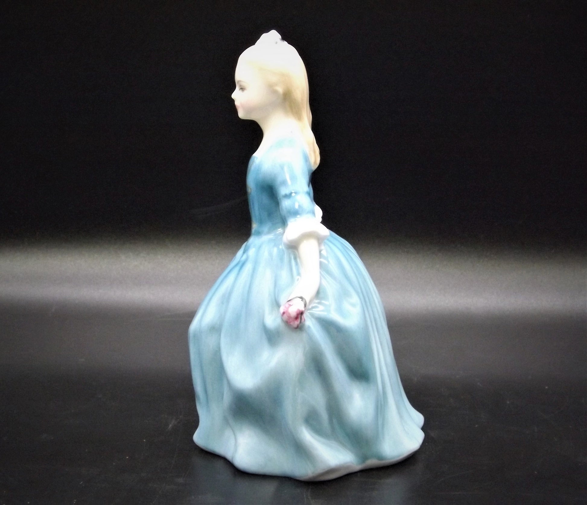 Vintage Royal Doulton Figurine: "A Child from Williamsburg" HN2154