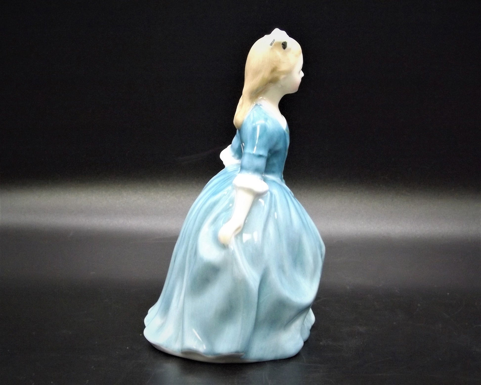 Vintage Royal Doulton Figurine: "A Child from Williamsburg" HN2154