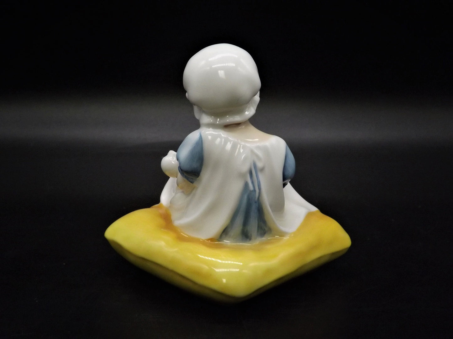 Vintage Royal Doulton Figurine: Ellen HN3020, Kate Greenaway Series