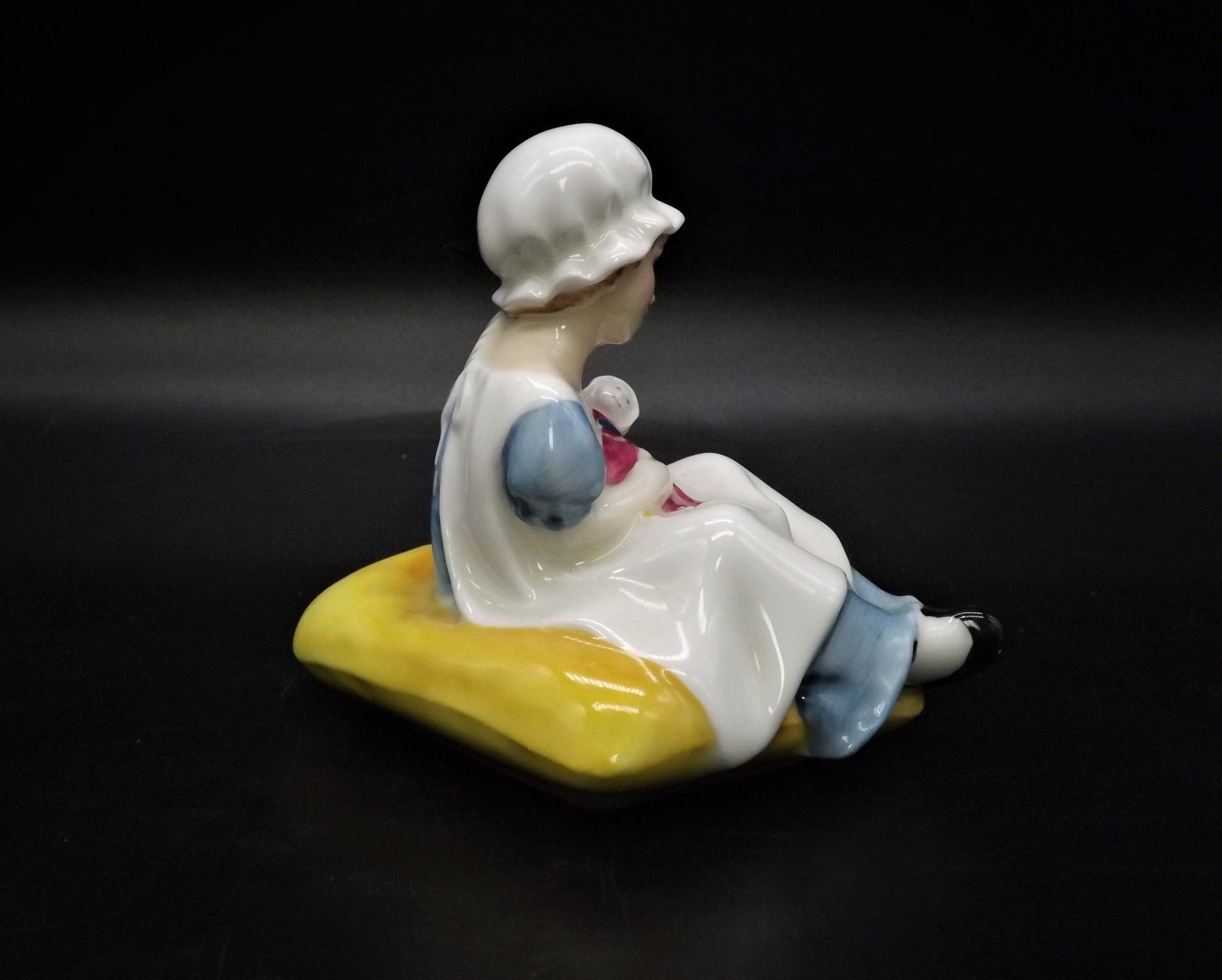 Vintage Royal Doulton Figurine: Ellen HN3020, Kate Greenaway Series