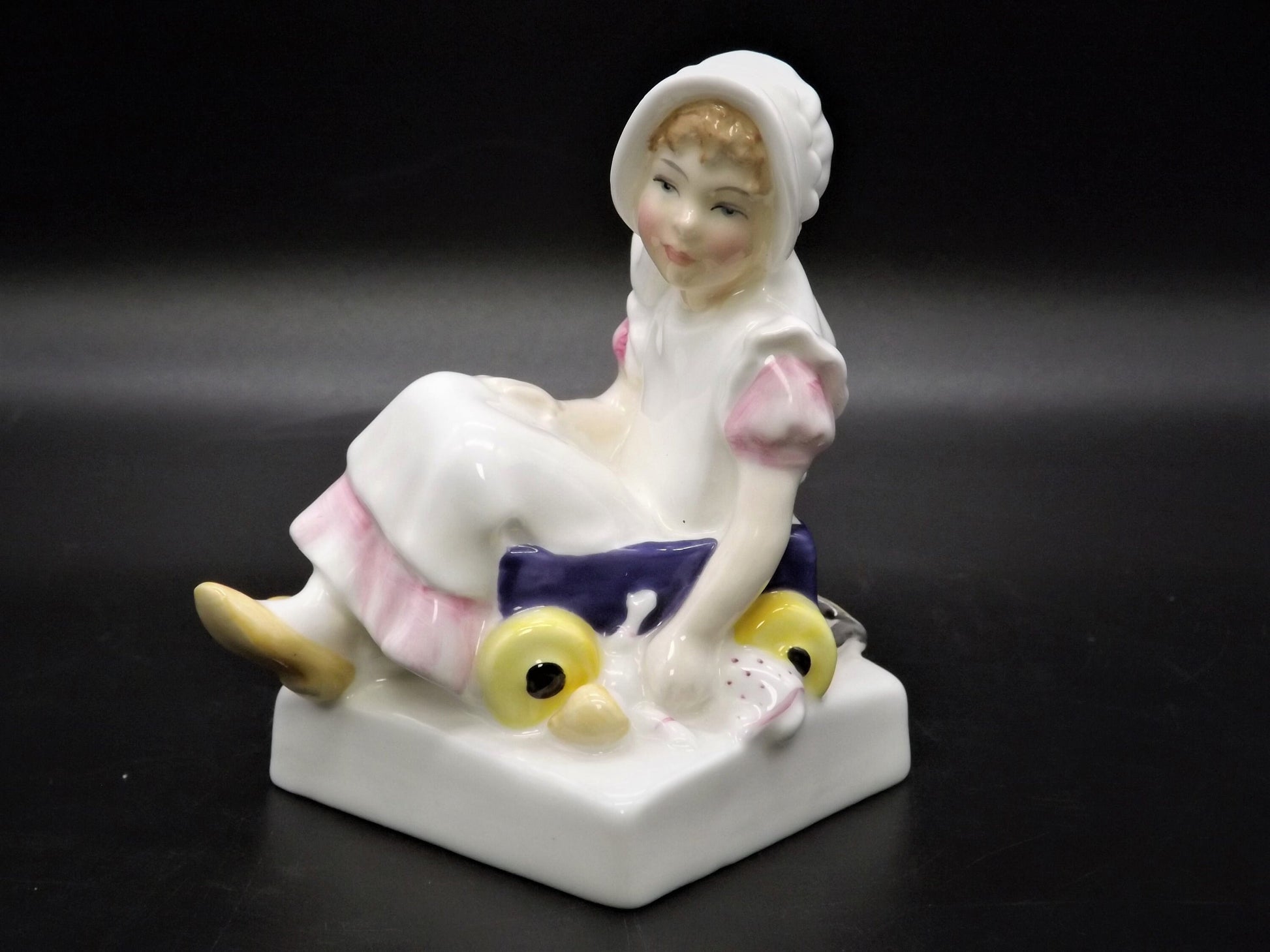 Vintage Royal Doulton "Nell" Figurine HN3014 - Kate Greenaway Series