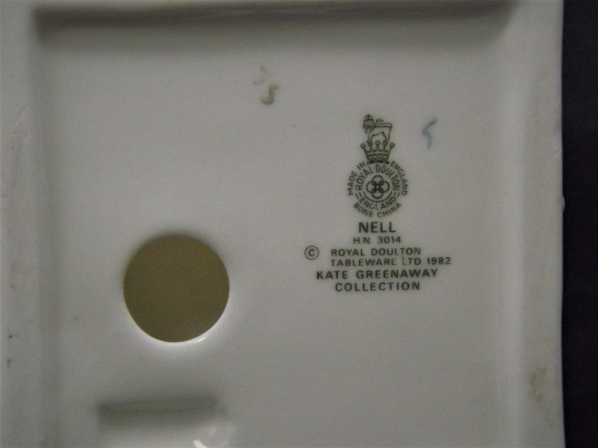 Vintage Royal Doulton "Nell" Figurine HN3014 - Kate Greenaway Series