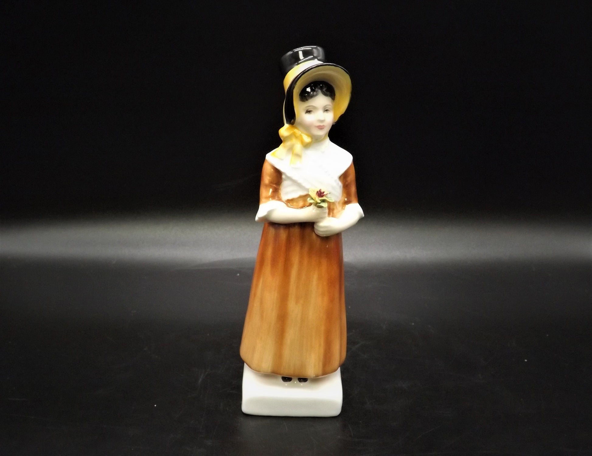 Vintage Royal Doulton Louise Figurine HN2869, Kate Greenaway Series