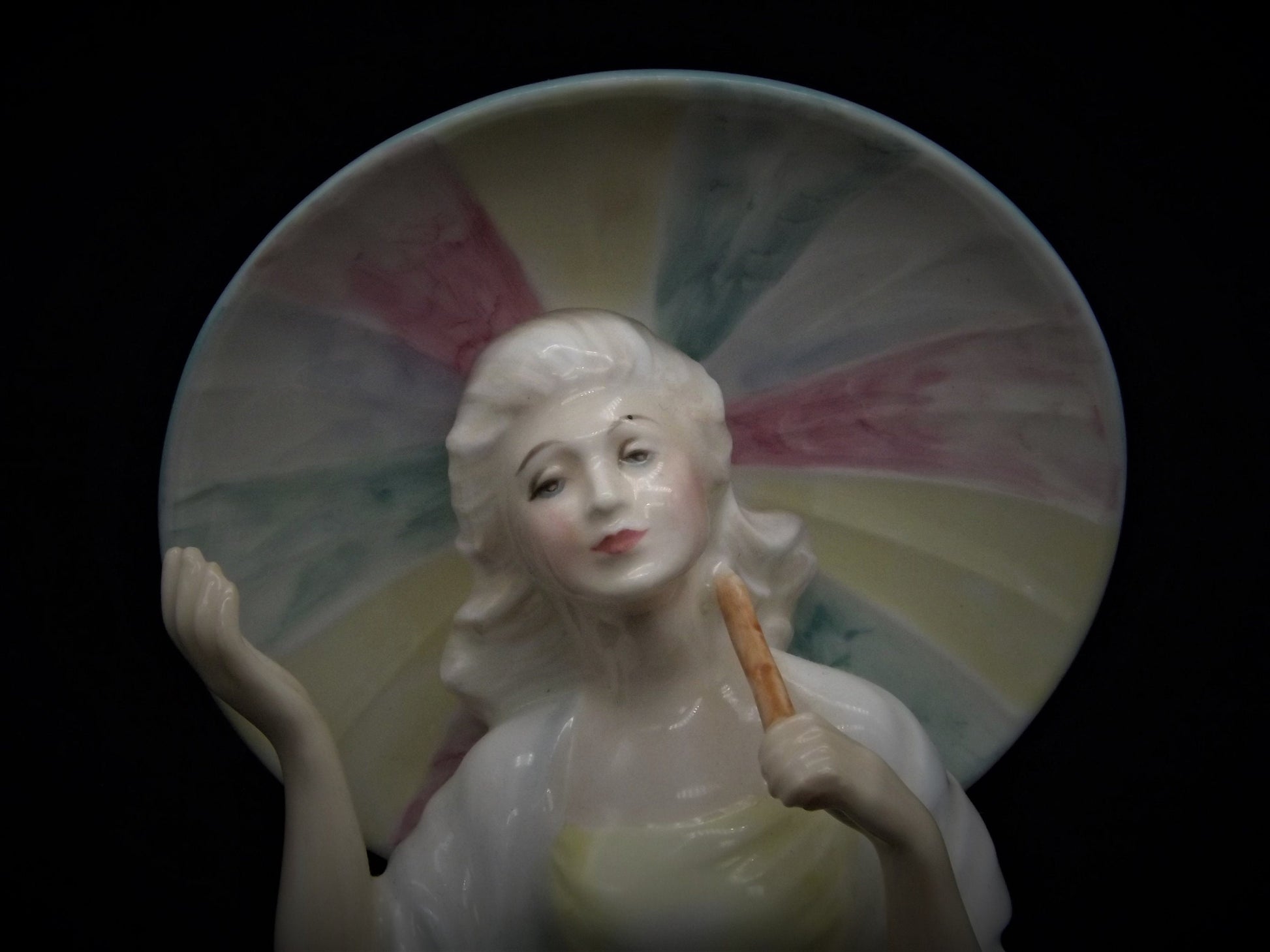 Vintage Royal Doulton Jane Figurine HN2806: Fine Bone China, Parasol