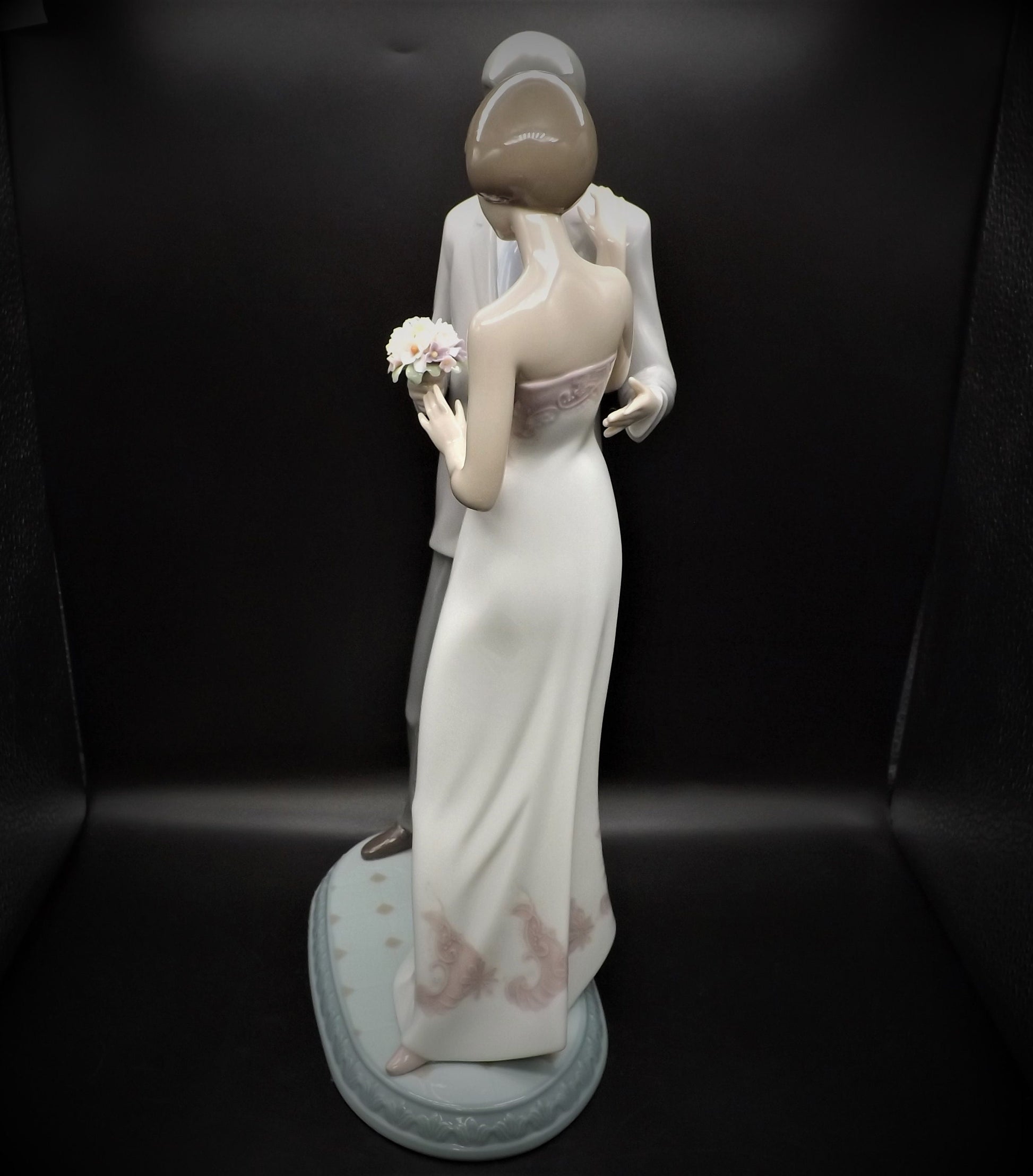 Vintage Lladro "Declaration of Love" Figurine #6597