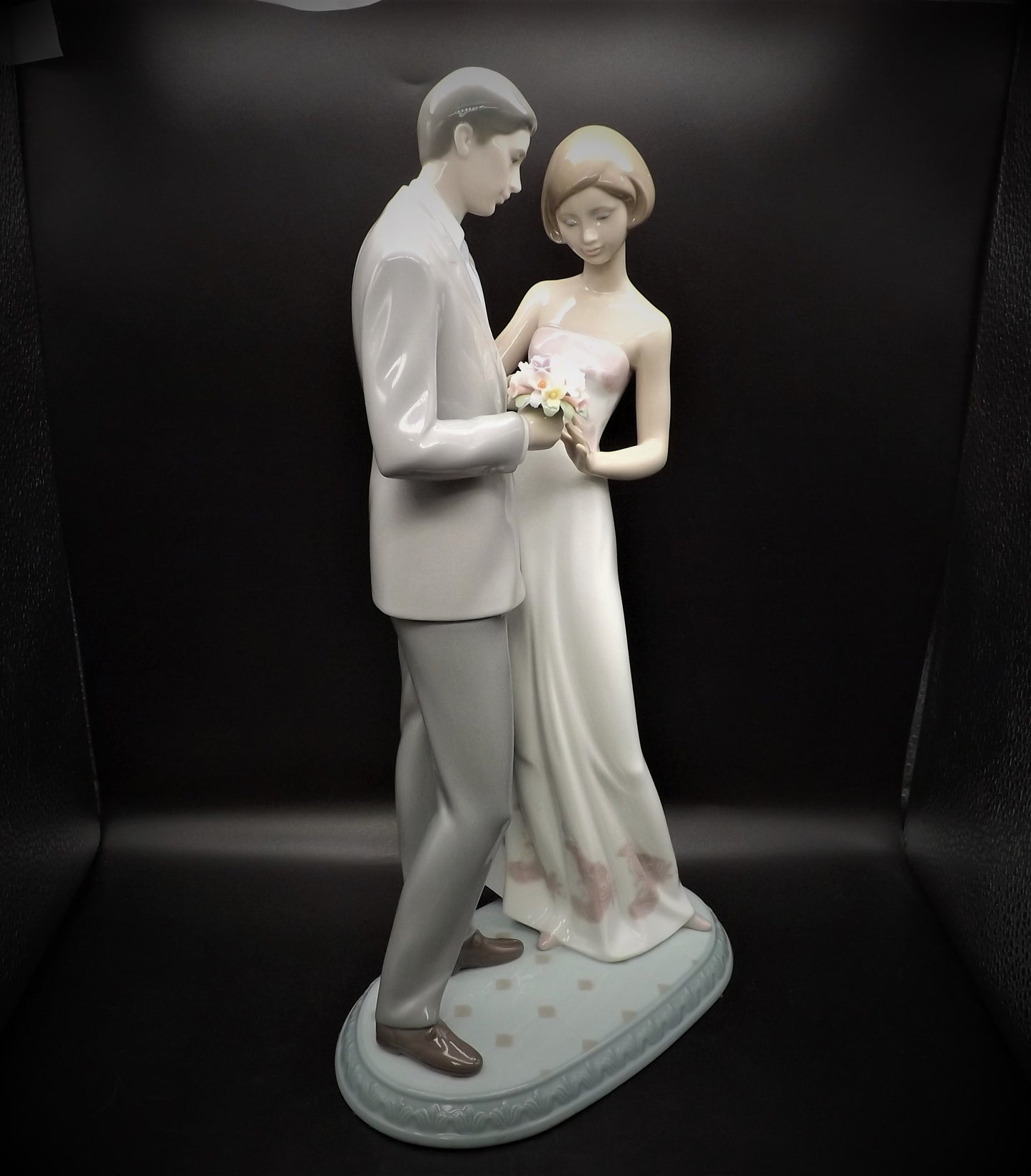 Vintage Lladro "Declaration of Love" Figurine #6597