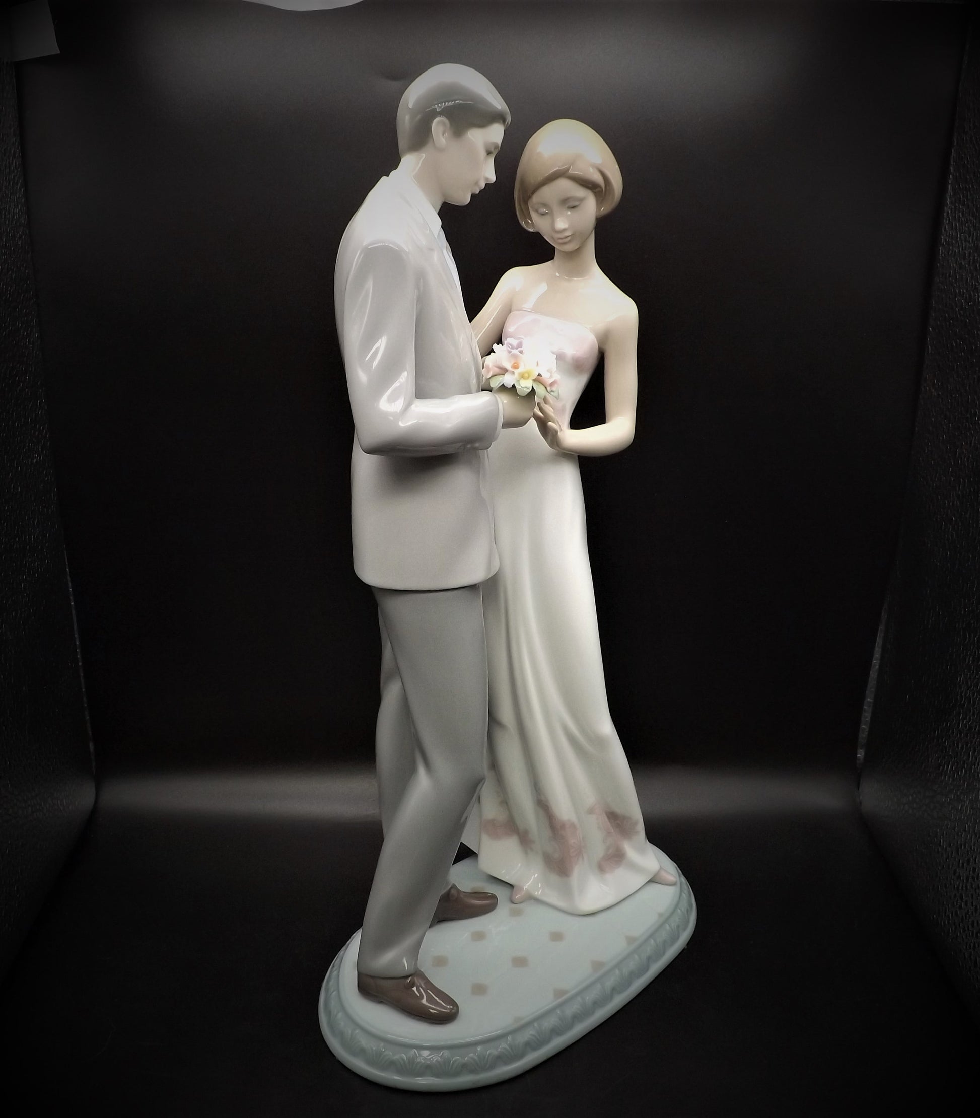 Vintage Lladro "Declaration of Love" Figurine #6597