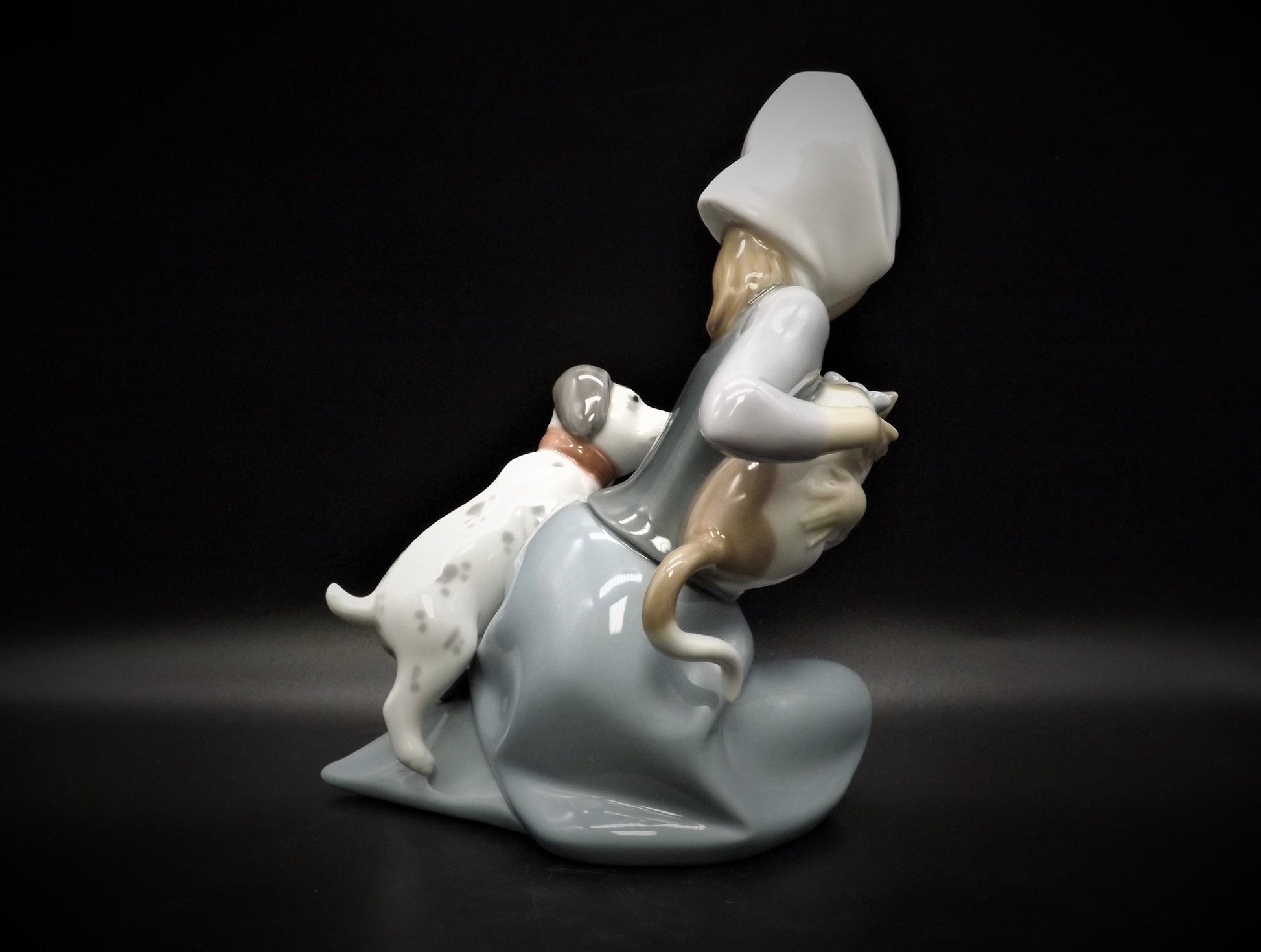 Vintage Lladro Figurine: "Dog and Cat" #5032, Girl with Kitten and Puppy
