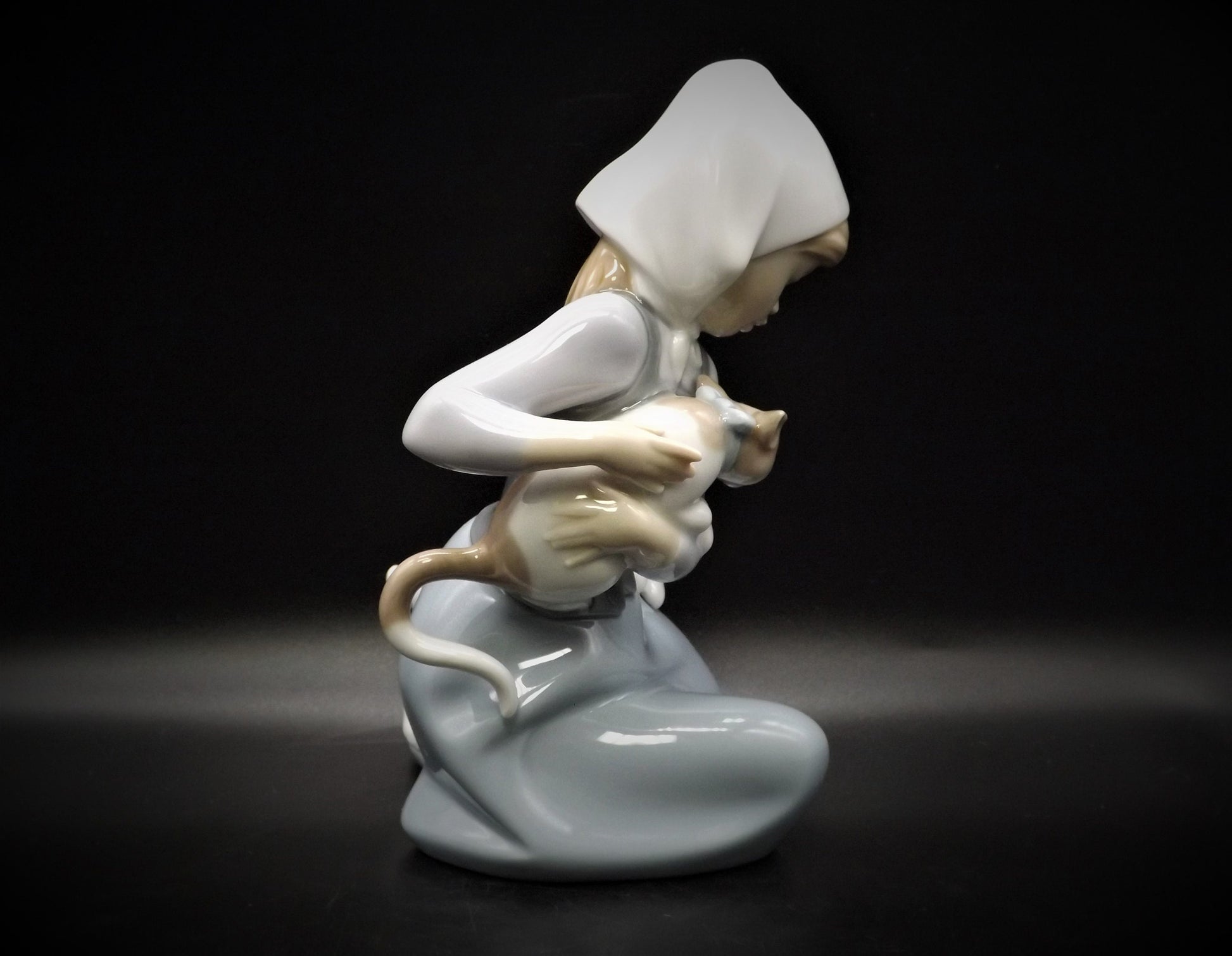 Vintage Lladro Figurine: "Dog and Cat" #5032, Girl with Kitten and Puppy