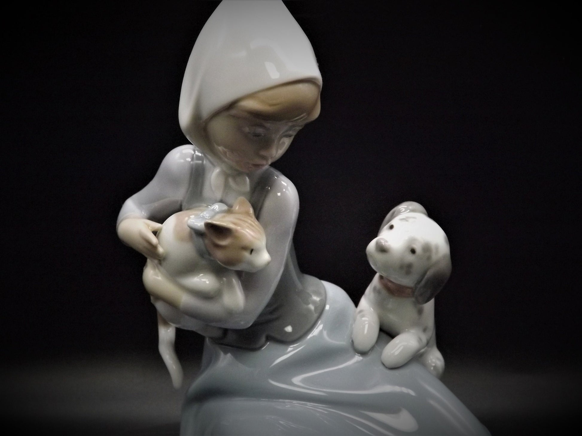 Vintage Lladro Figurine: "Dog and Cat" #5032, Girl with Kitten and Puppy
