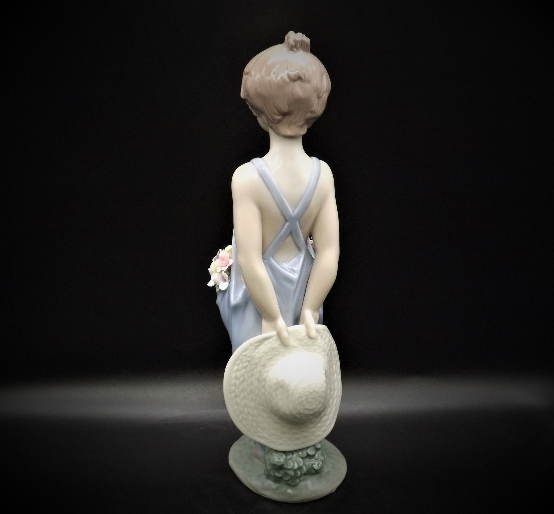 Vintage Lladro Figurine: "Pocketful of Wishes" Boy with Flowers #7650