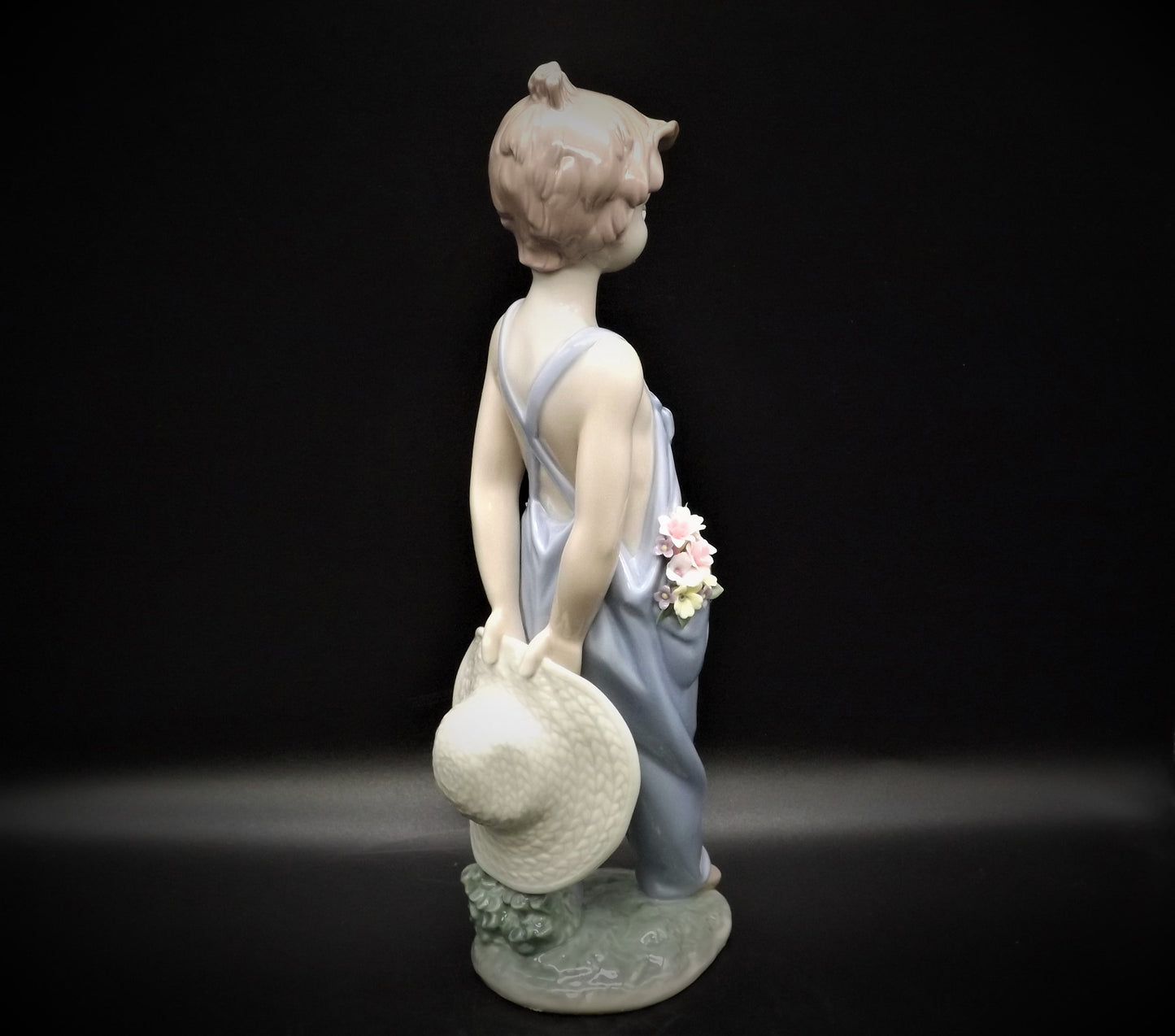 Vintage Lladro Figurine: "Pocketful of Wishes" Boy with Flowers #7650