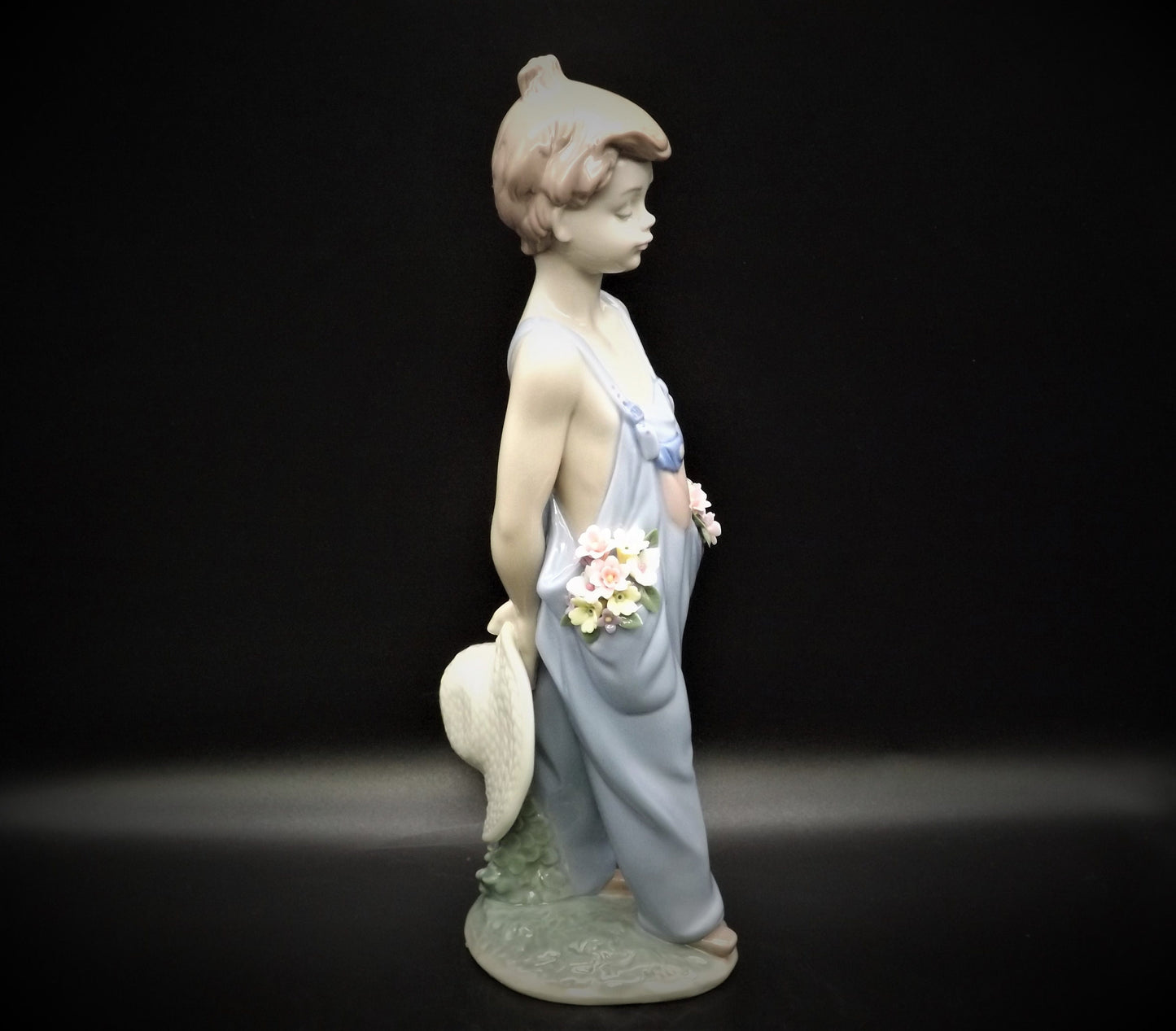 Vintage Lladro Figurine: "Pocketful of Wishes" Boy with Flowers #7650