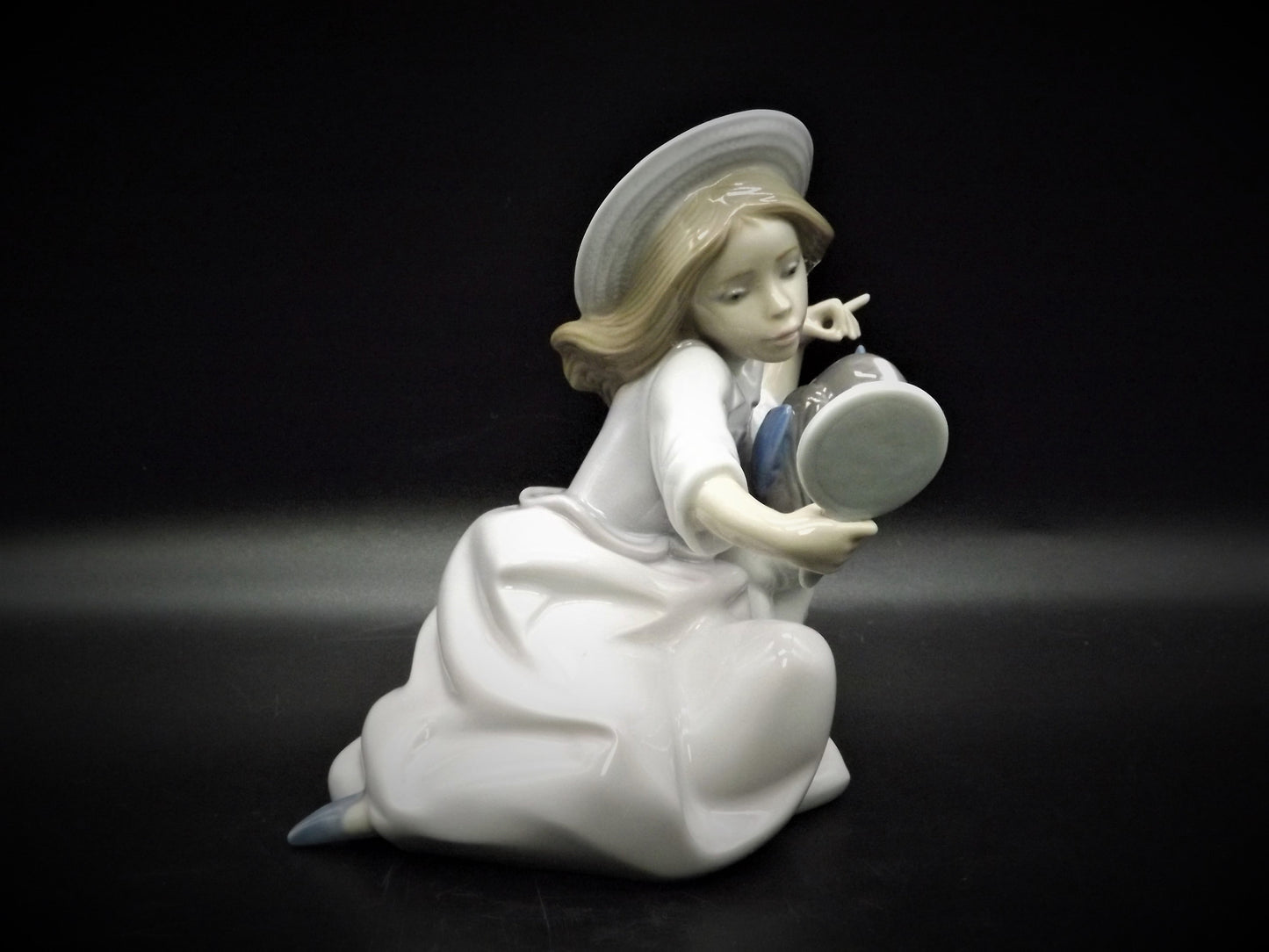 Vintage Lladro "Who's the Fairest" Figurine #5468
