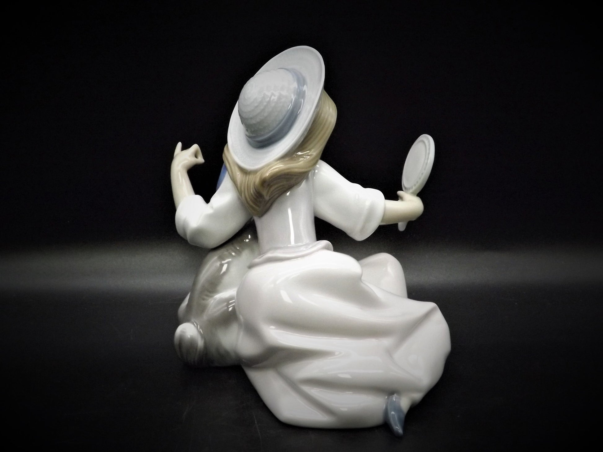 Vintage Lladro "Who's the Fairest" Figurine #5468