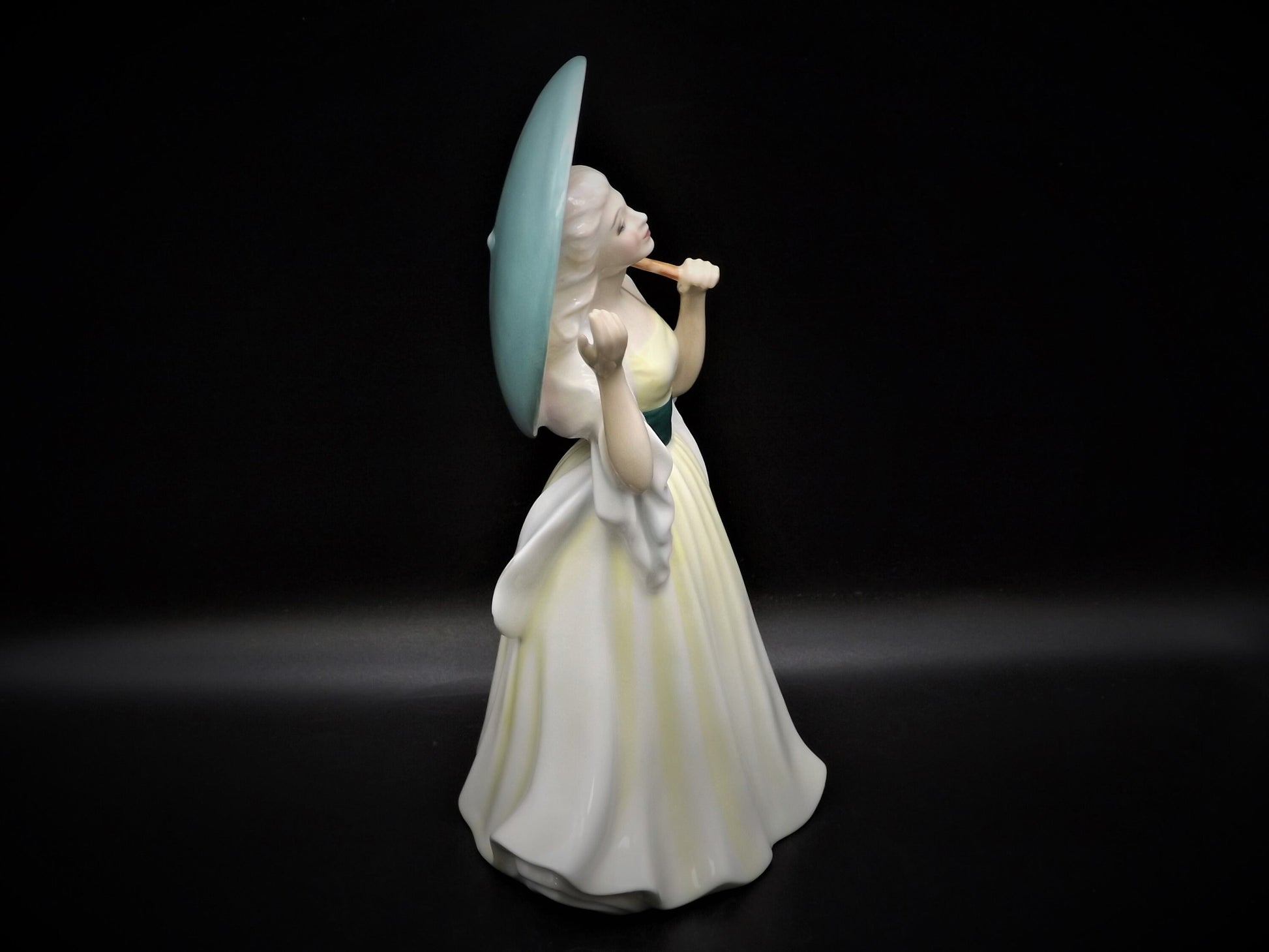 Vintage Royal Doulton Jane Figurine HN2806: Fine Bone China, Parasol