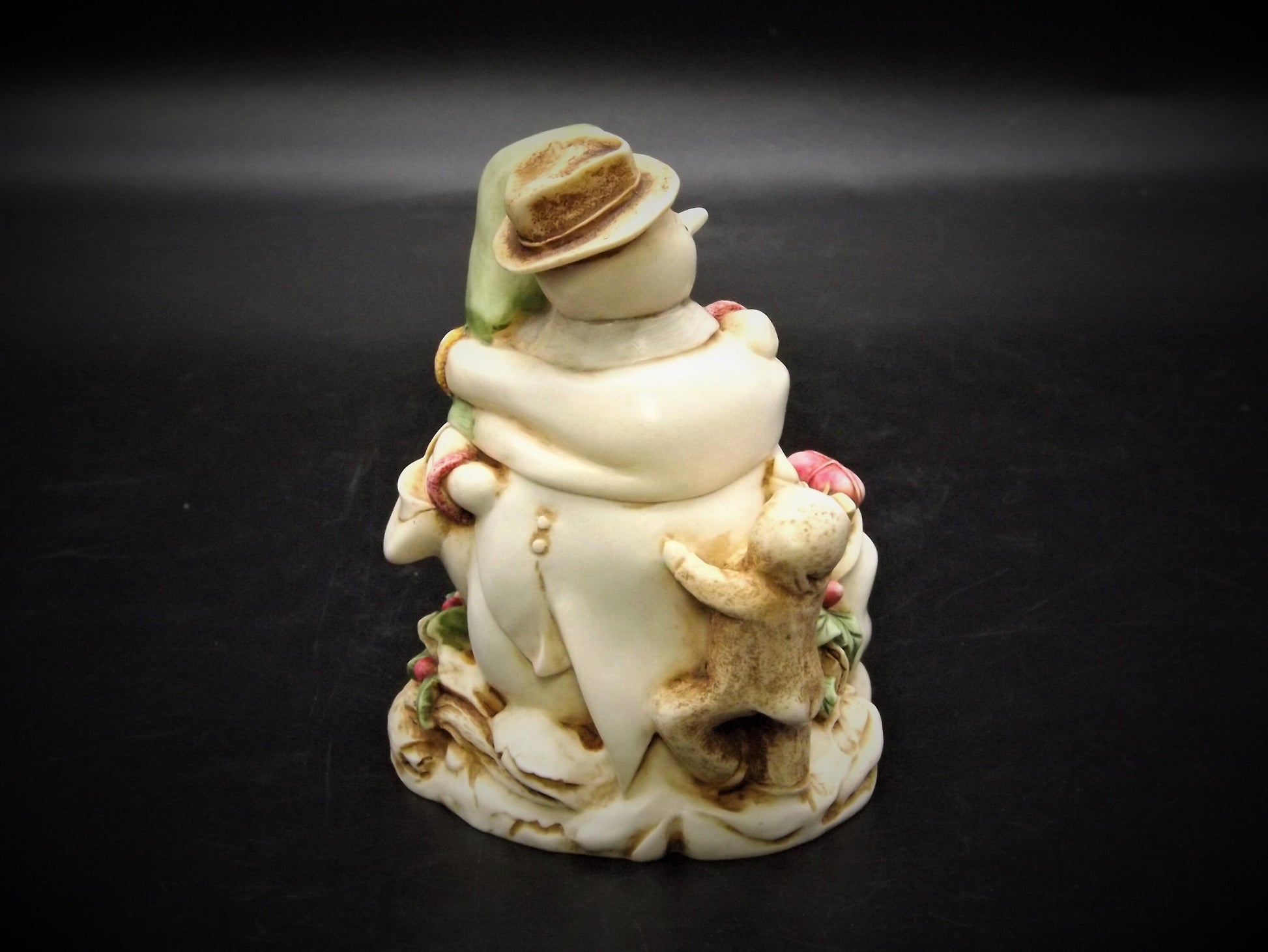 1999 Harmony Kingdom TJSESN99 "Snowdonia Fields" Snowman and Woman Treasure Jest Figurine. Retired.