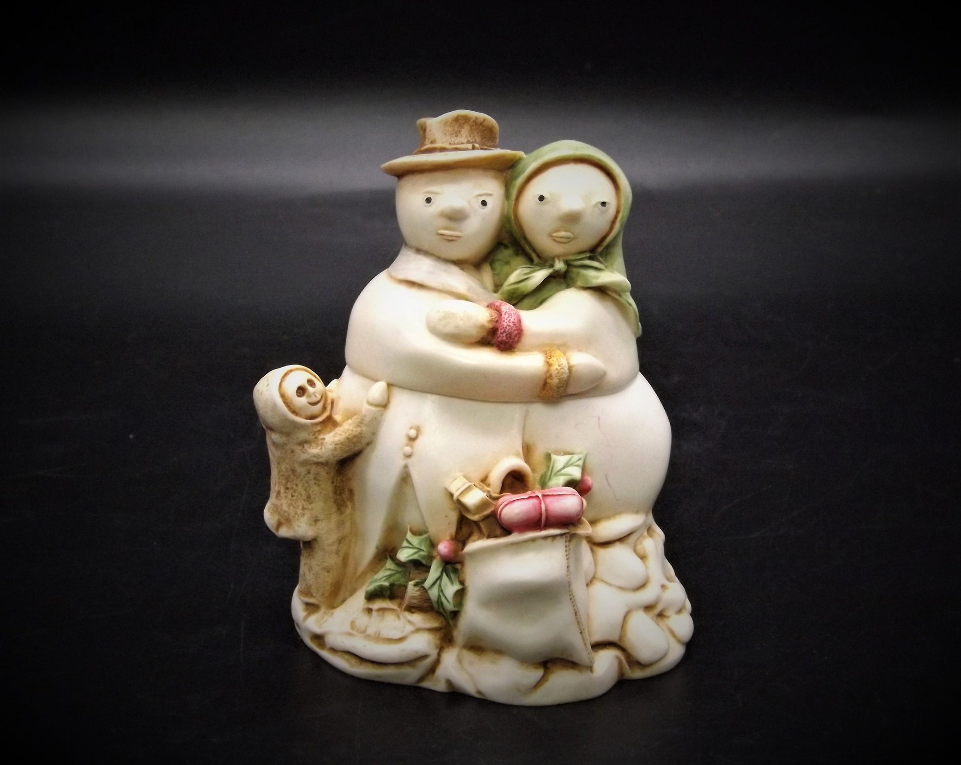 1999 Harmony Kingdom TJSESN99 "Snowdonia Fields" Snowman and Woman Treasure Jest Figurine. Retired.